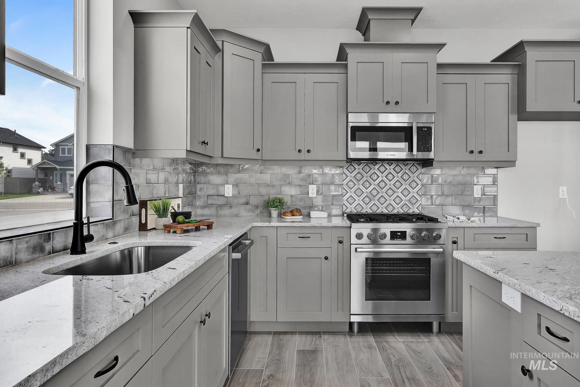 property viewer photo 18