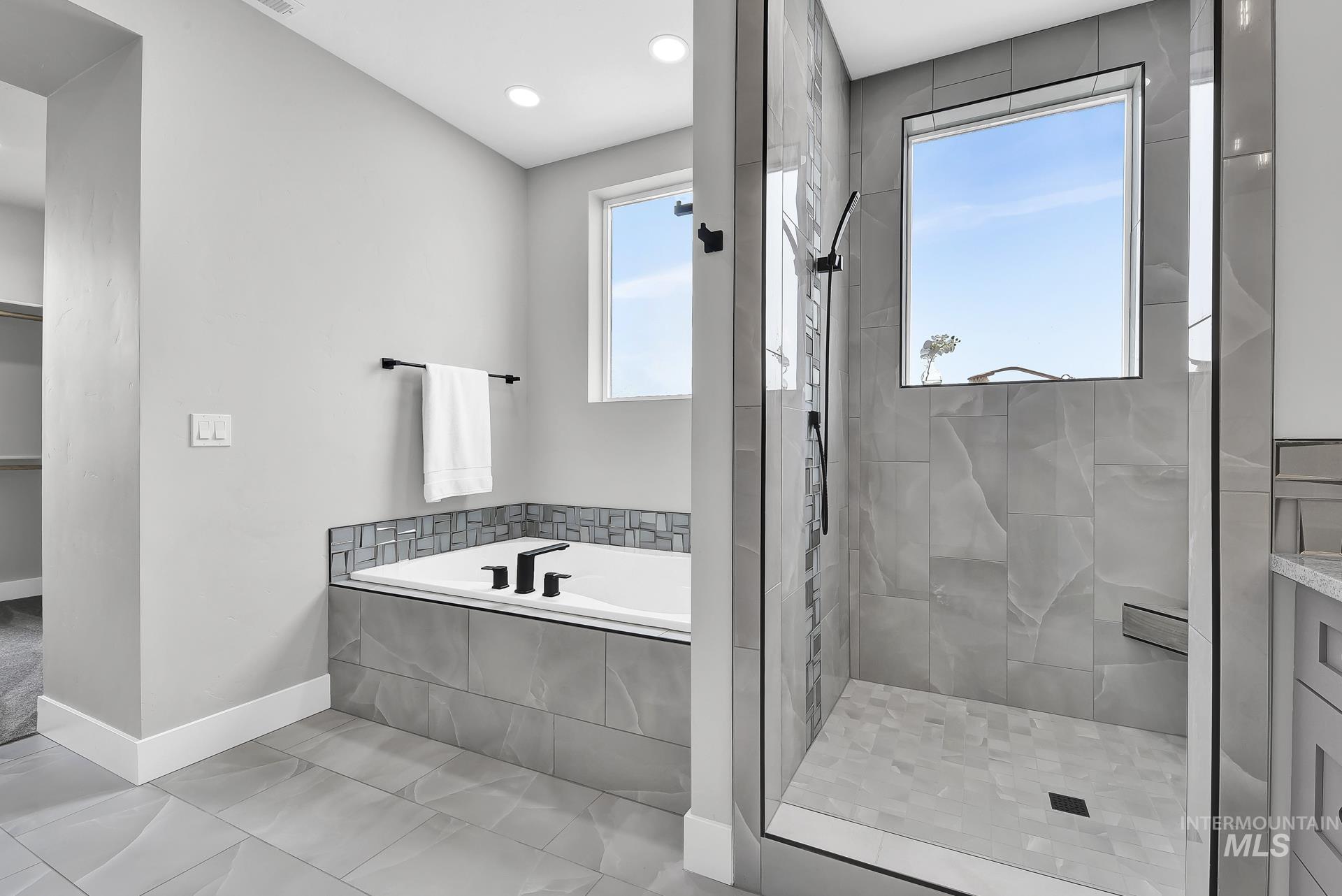 property viewer photo 37