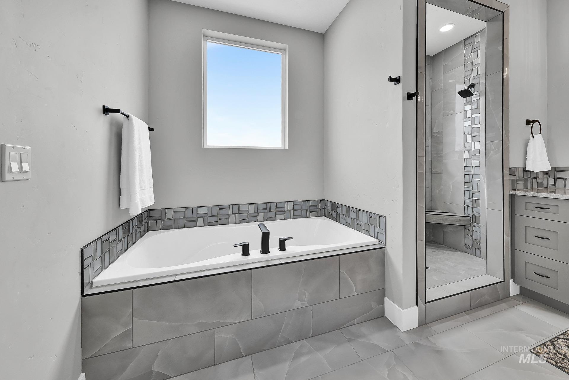 property viewer photo 38