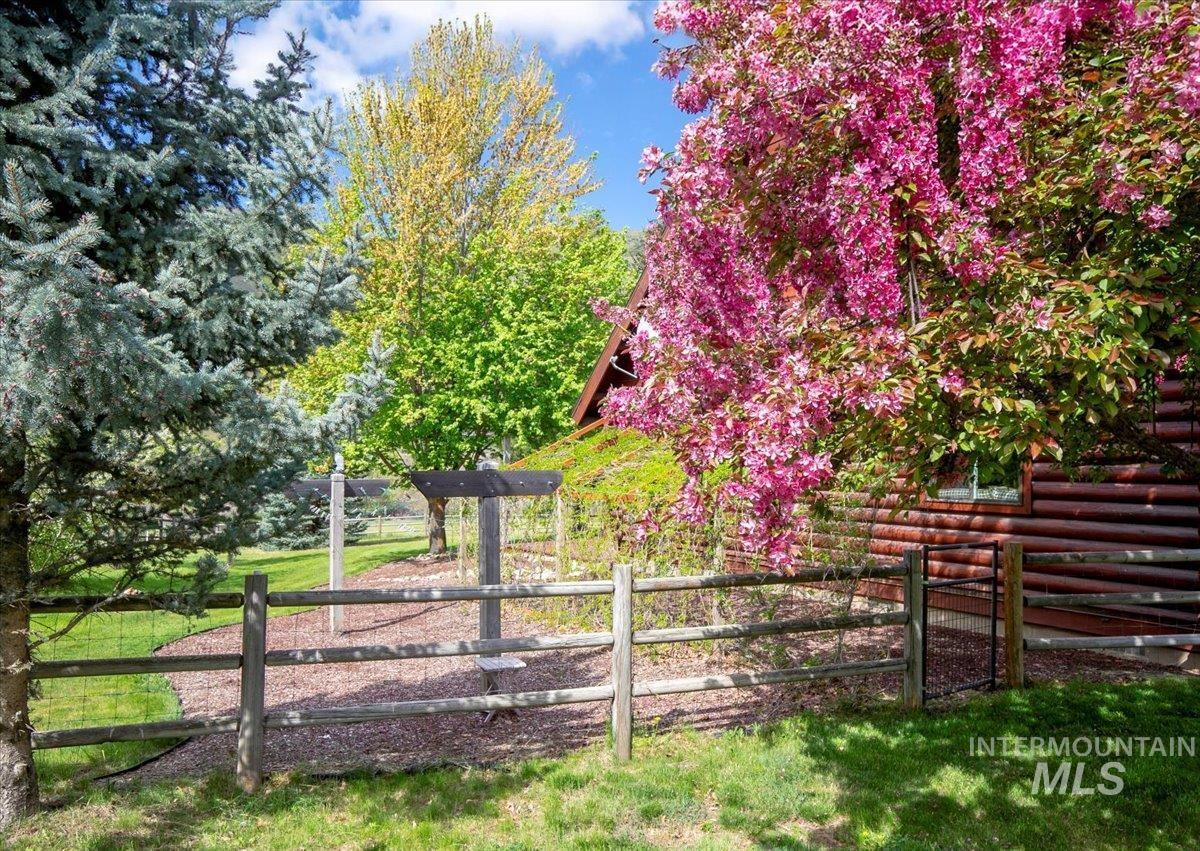 main property photo 22