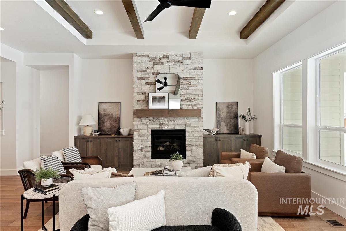 property viewer photo 1