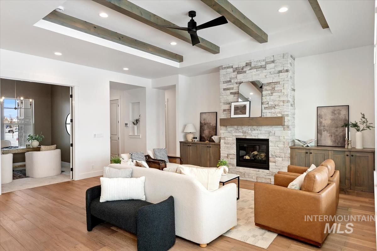 property viewer photo 2
