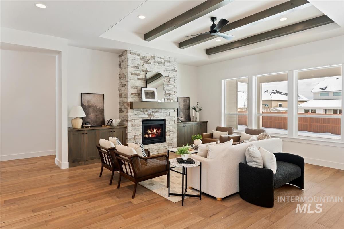 property viewer photo 3