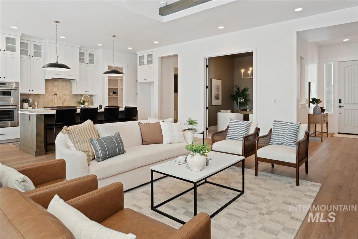 property viewer photo 6