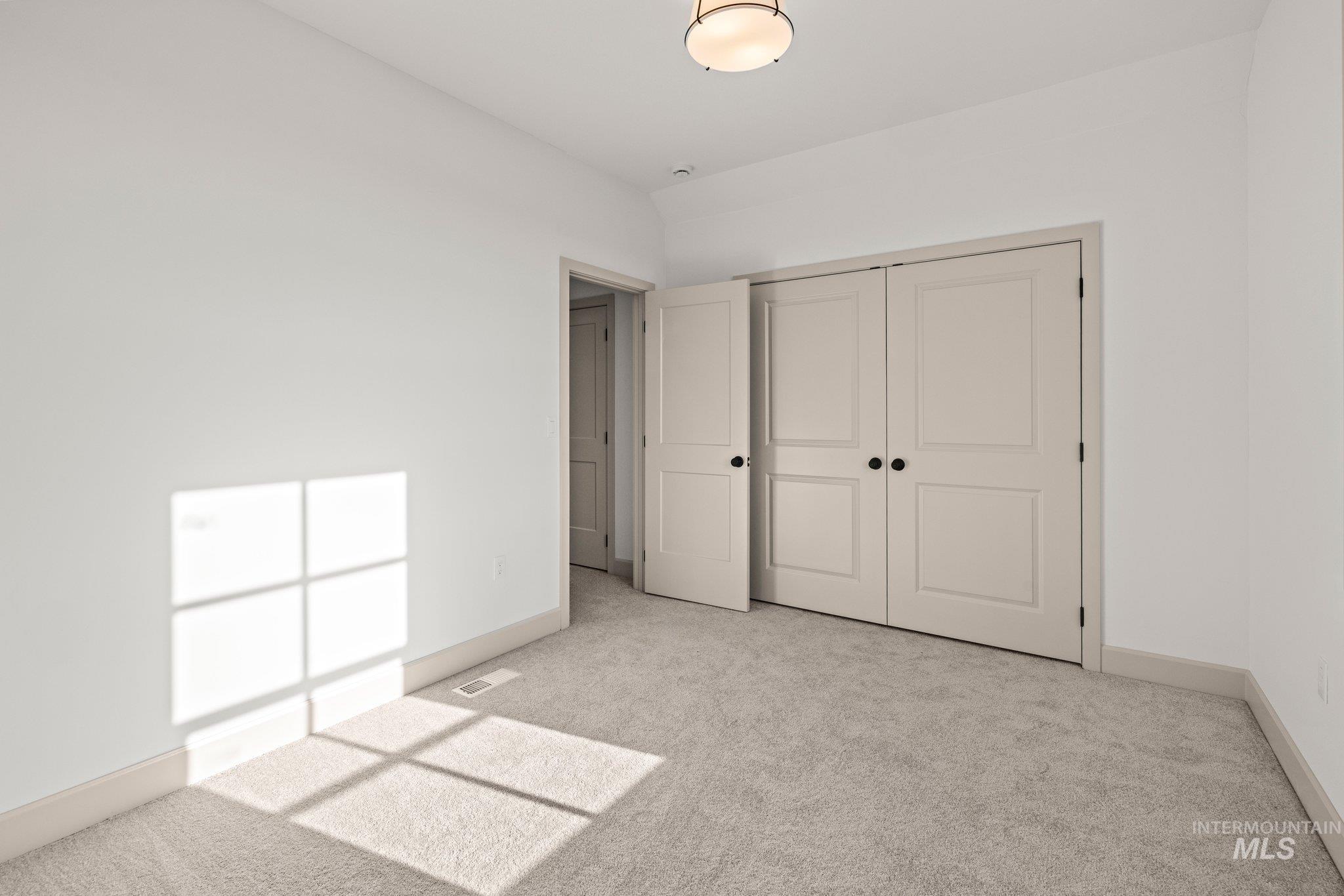 property viewer photo 16