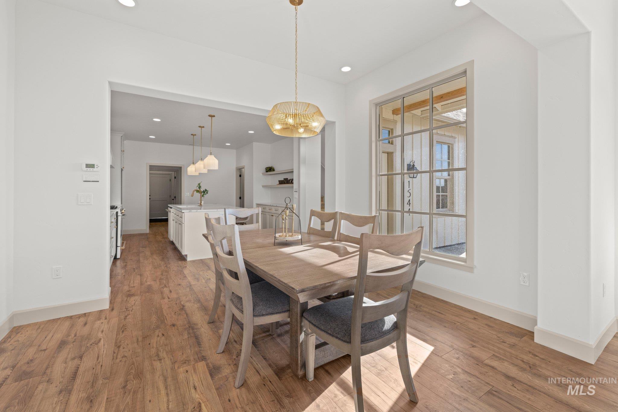 property viewer photo 3