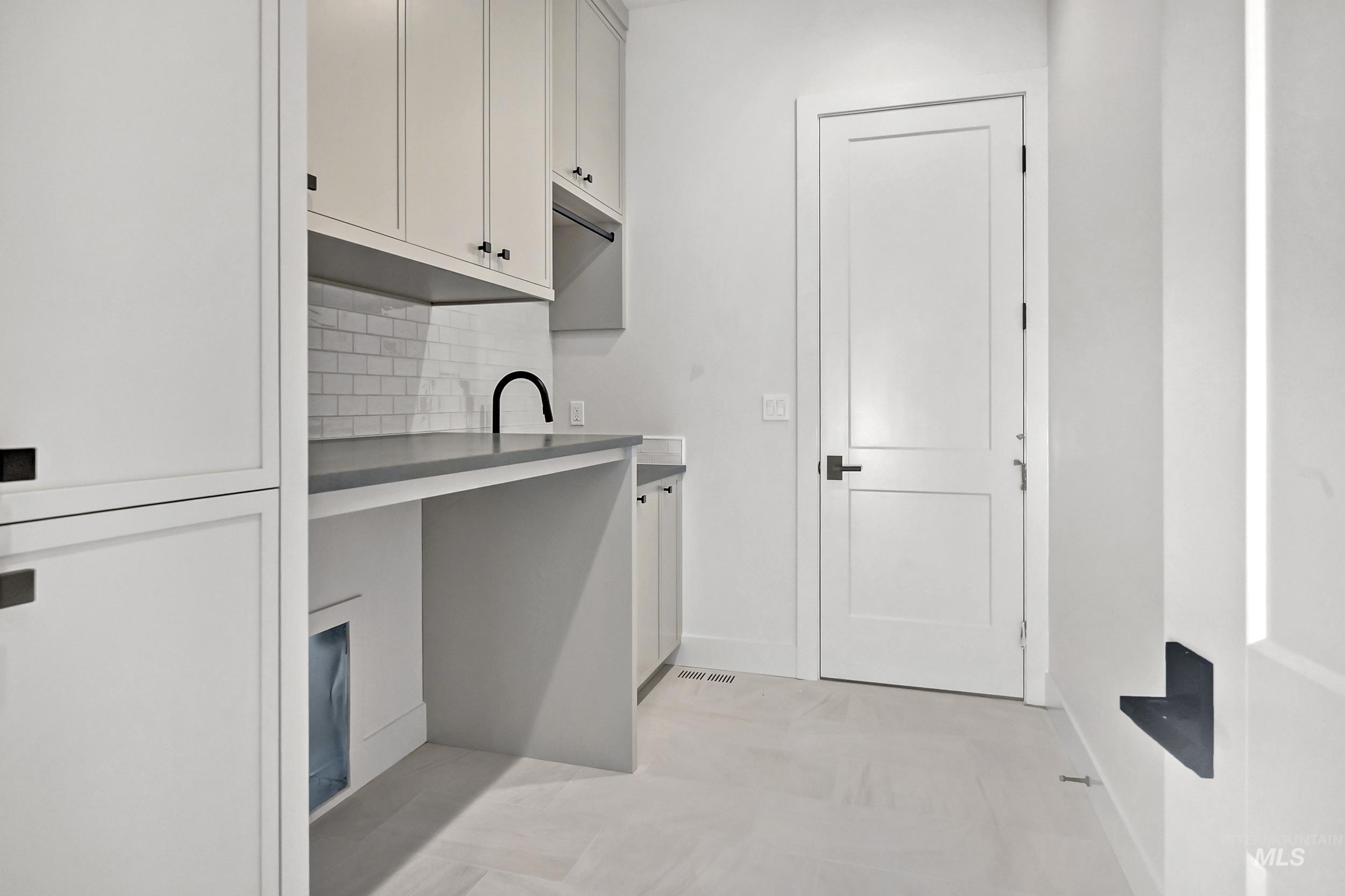 property viewer photo 13