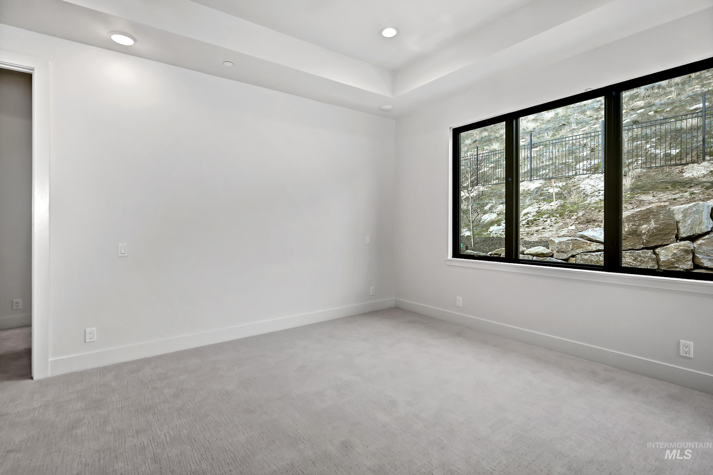 property viewer photo 18