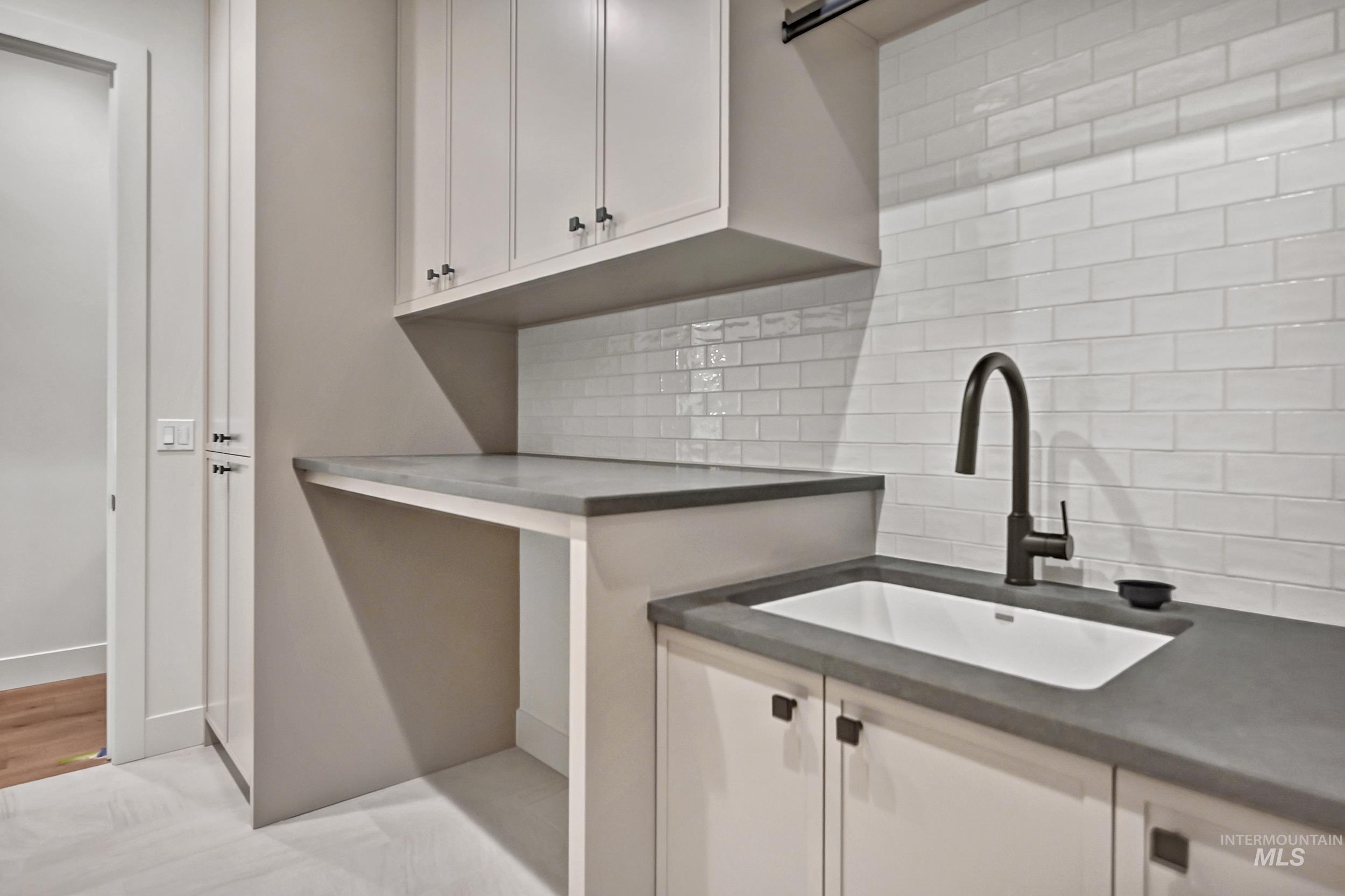 property viewer photo 23