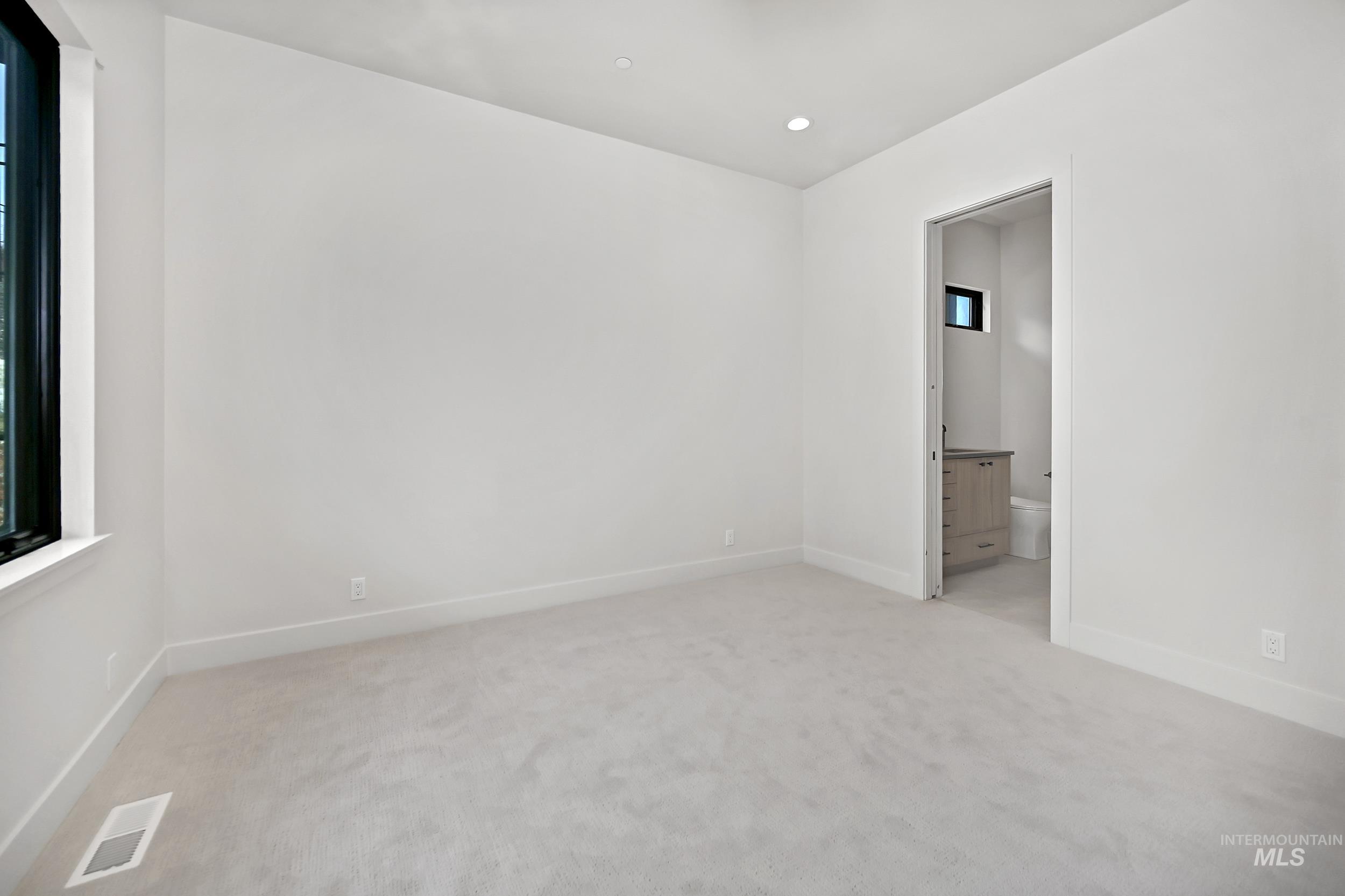 property viewer photo 24