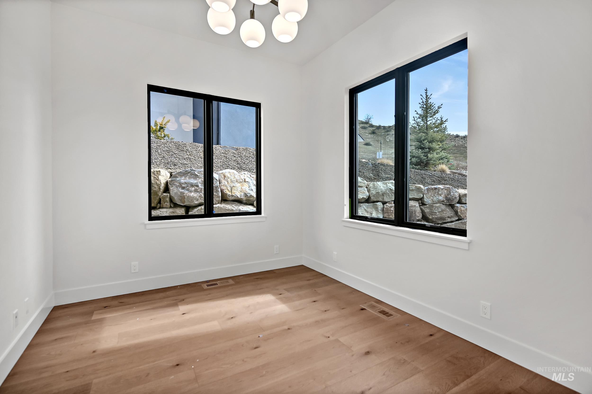 property viewer photo 26