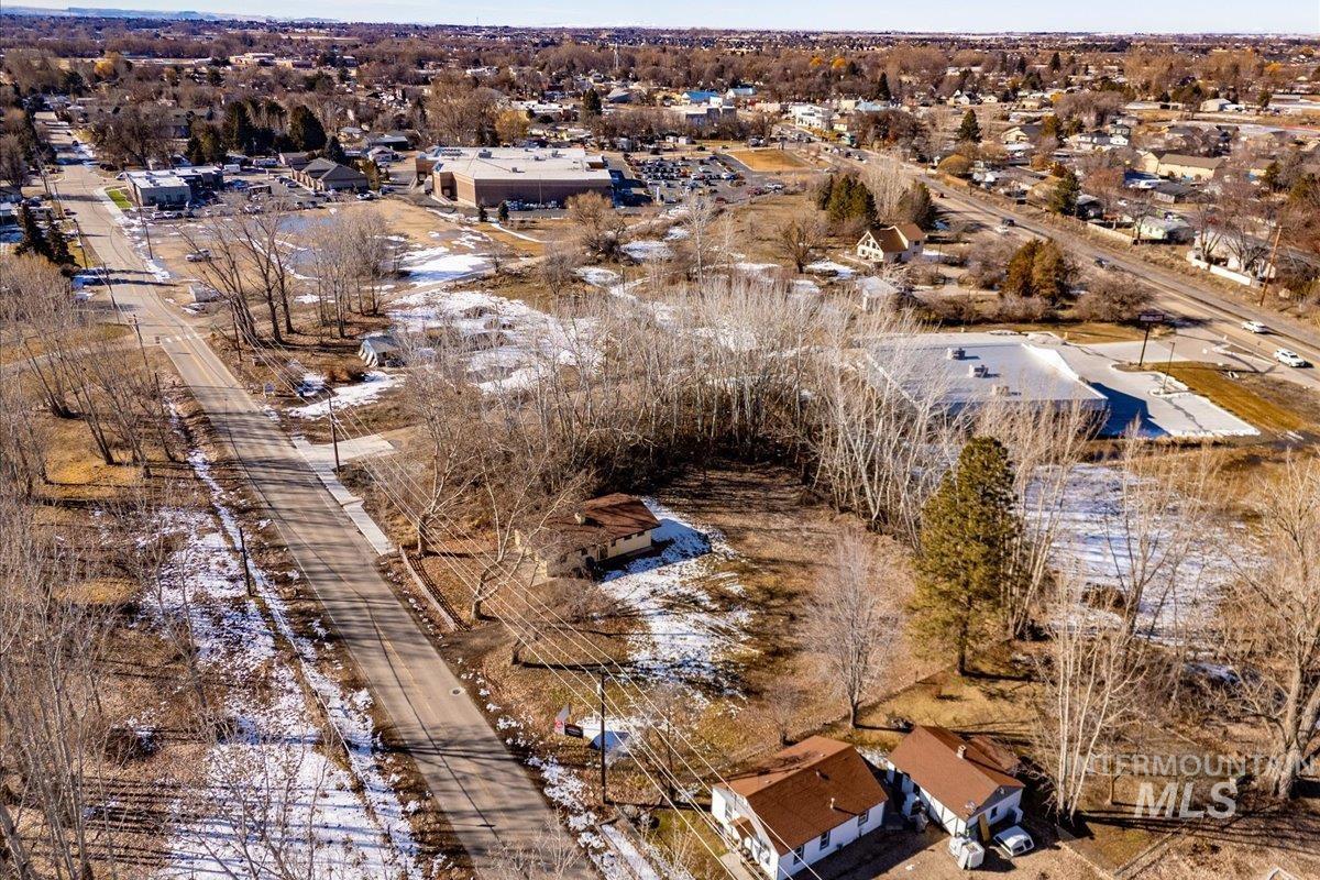 main property photo 8