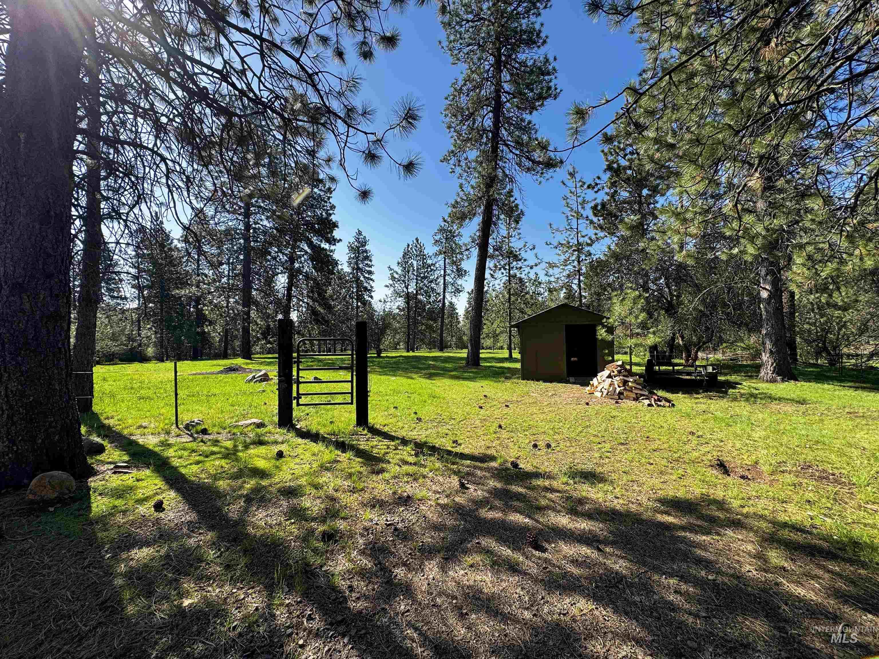 main property photo 28