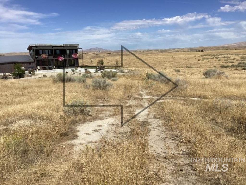 main property photo 25