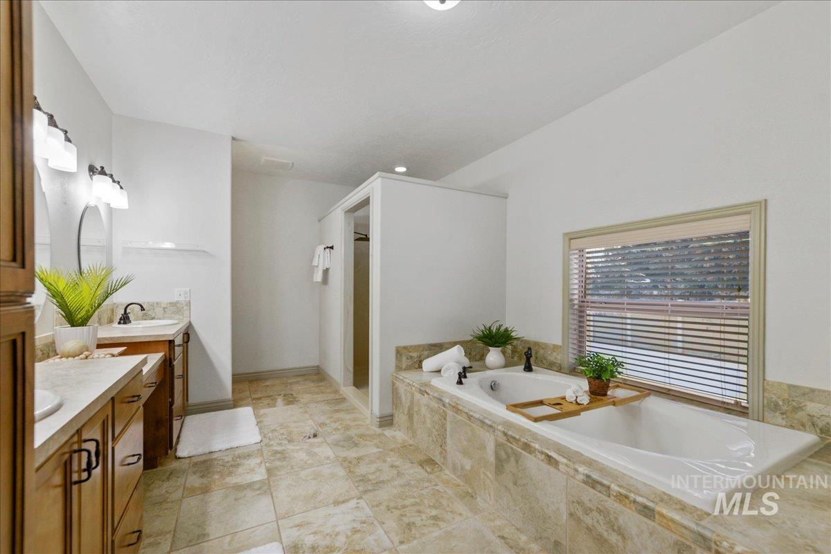 property viewer photo 25
