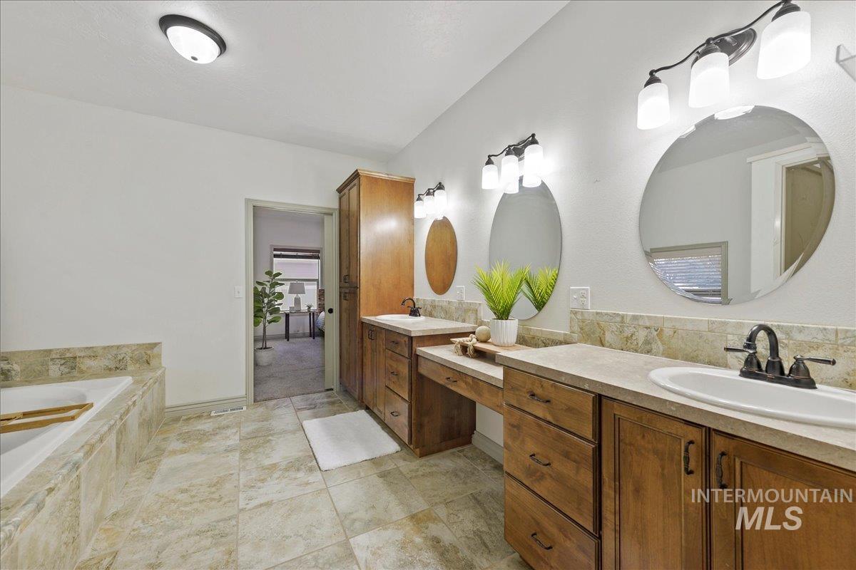 property viewer photo 26