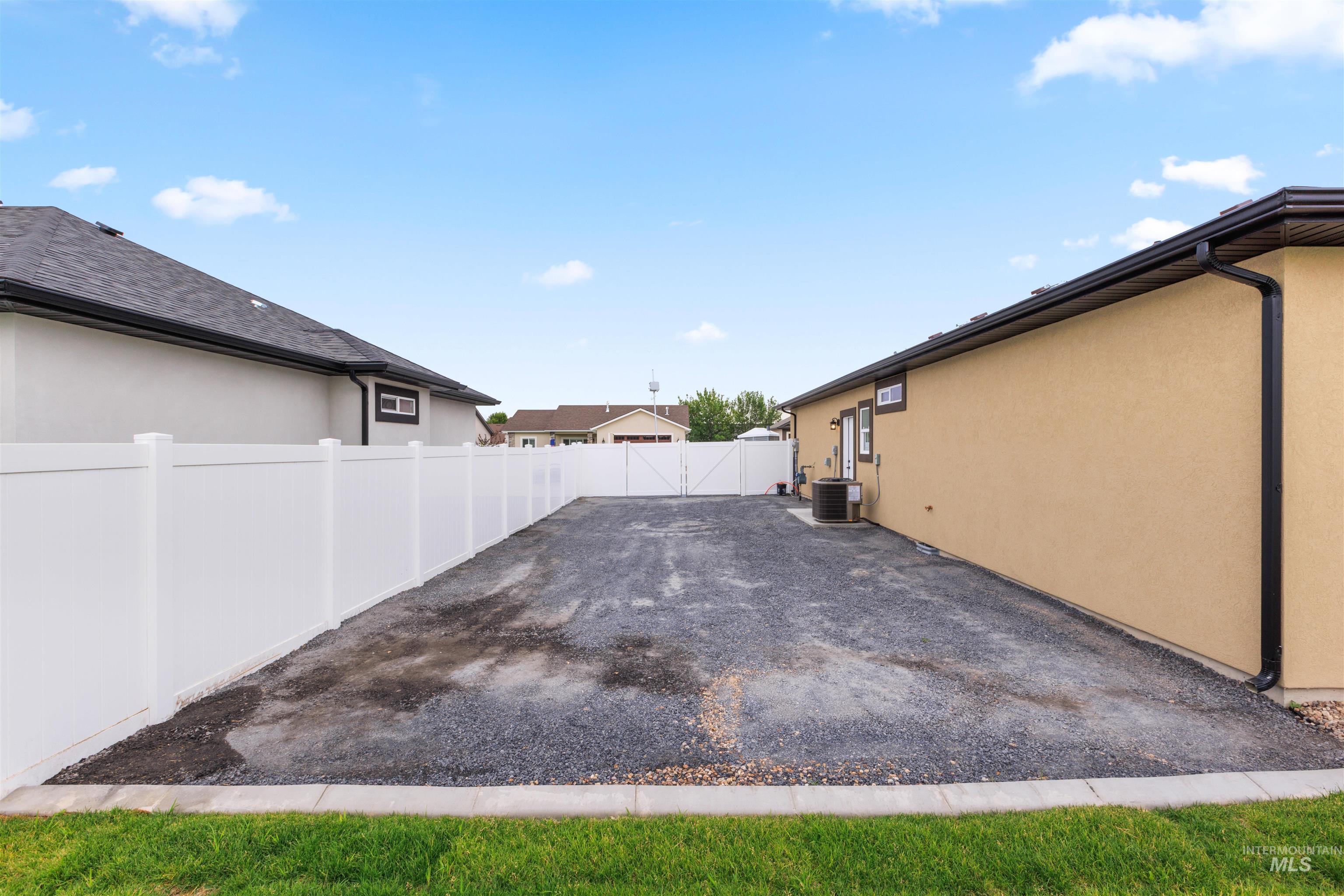 property viewer photo 15