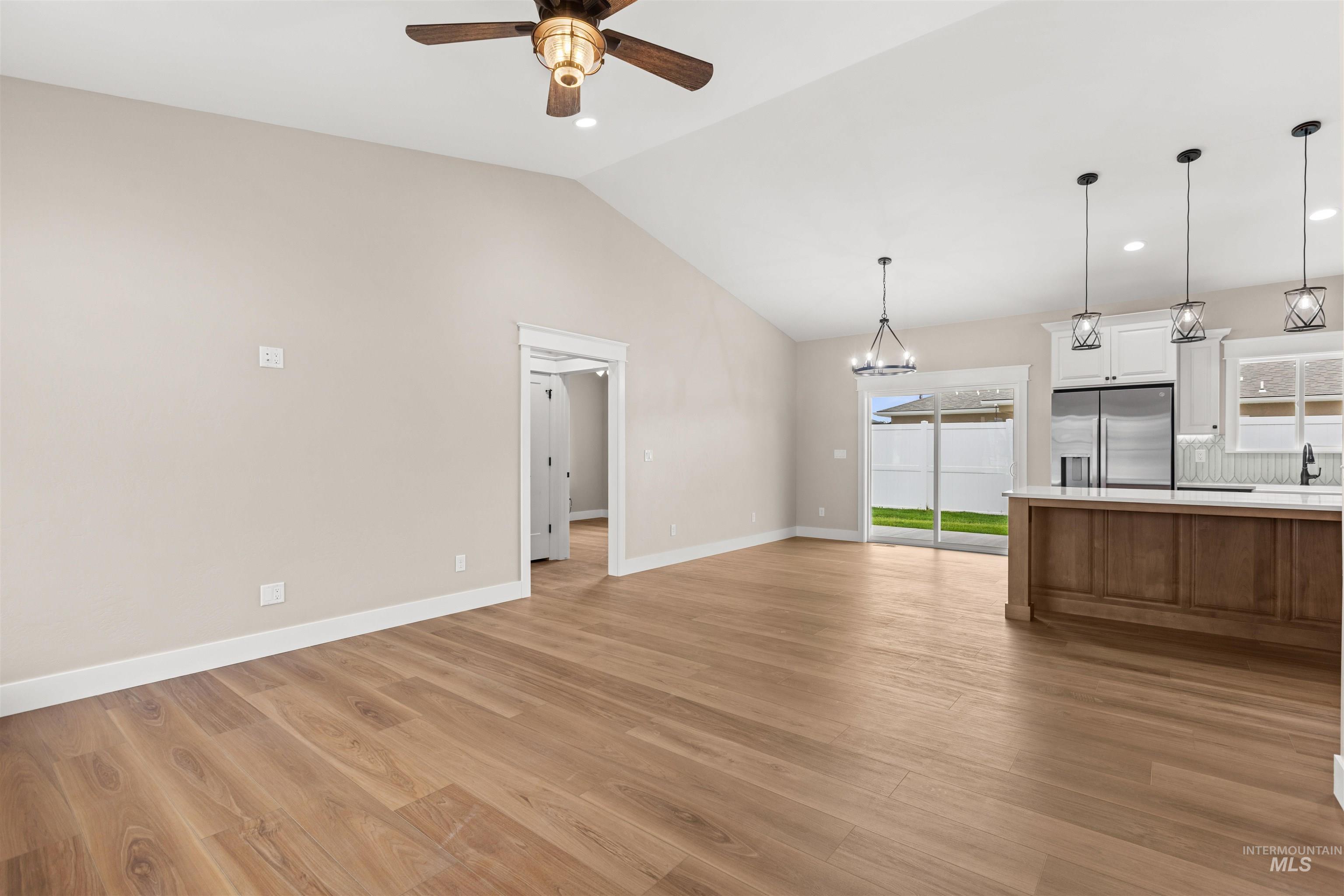 property viewer photo 16