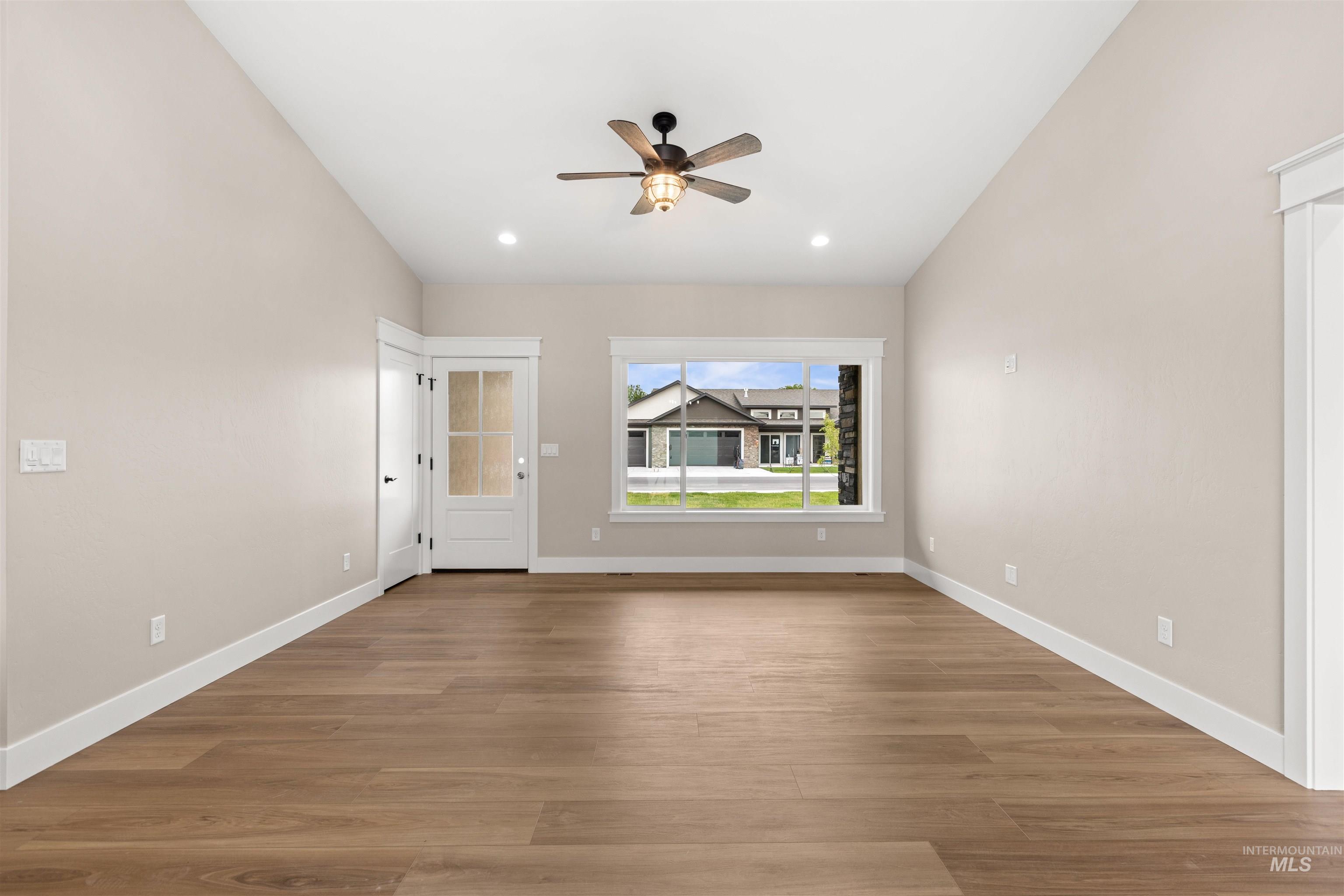 property viewer photo 18