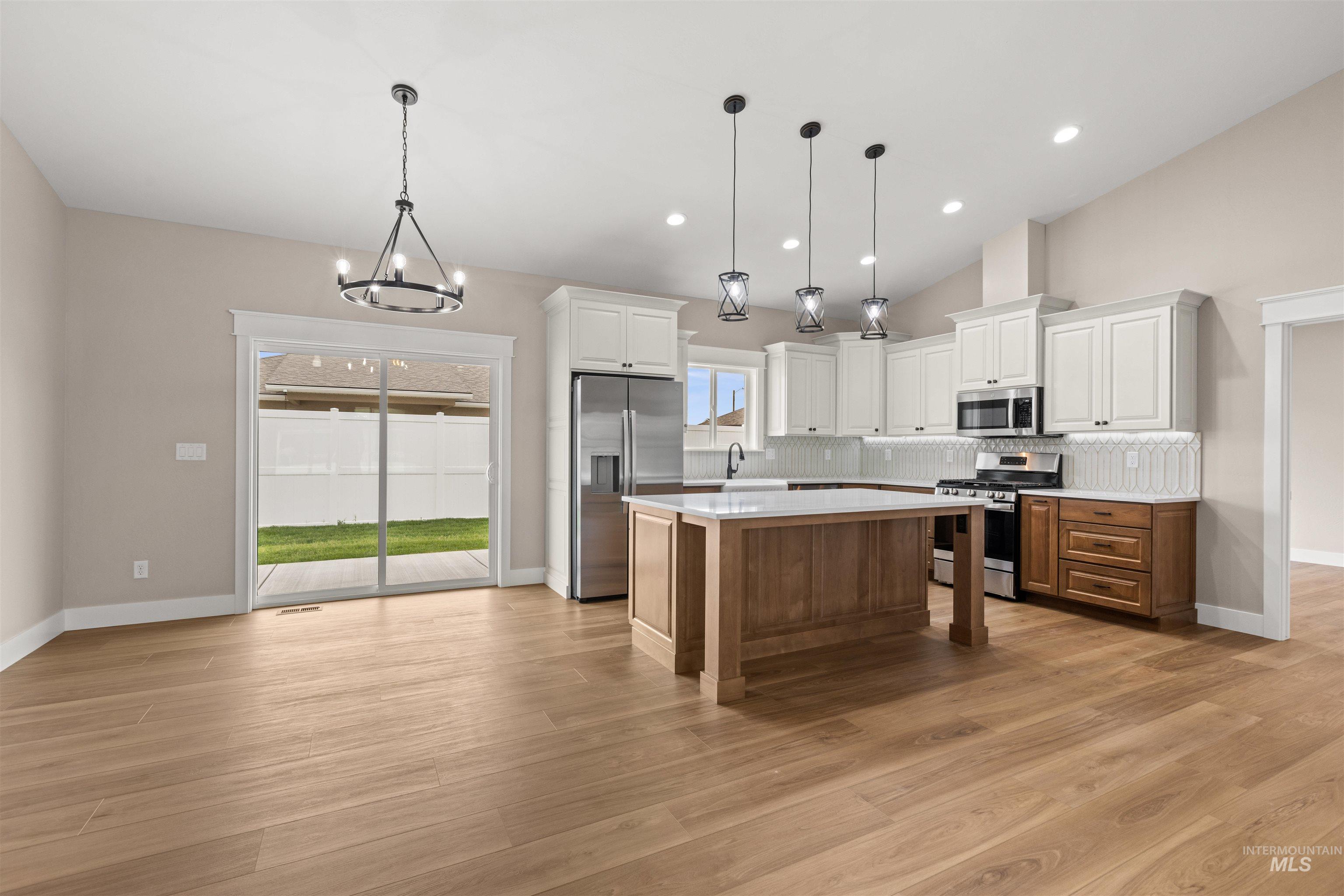 property viewer photo 25