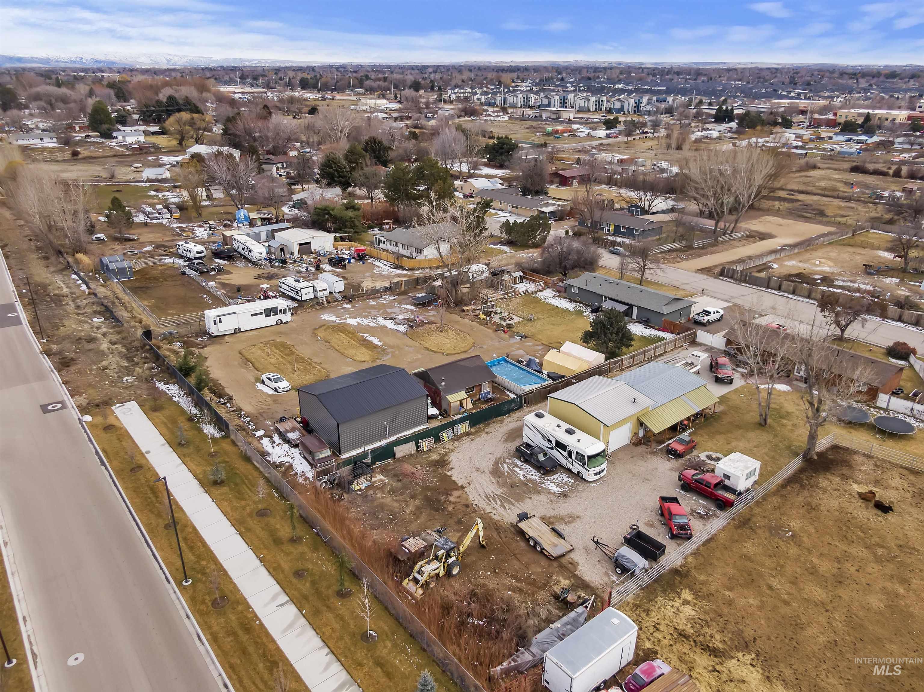 main property photo 10