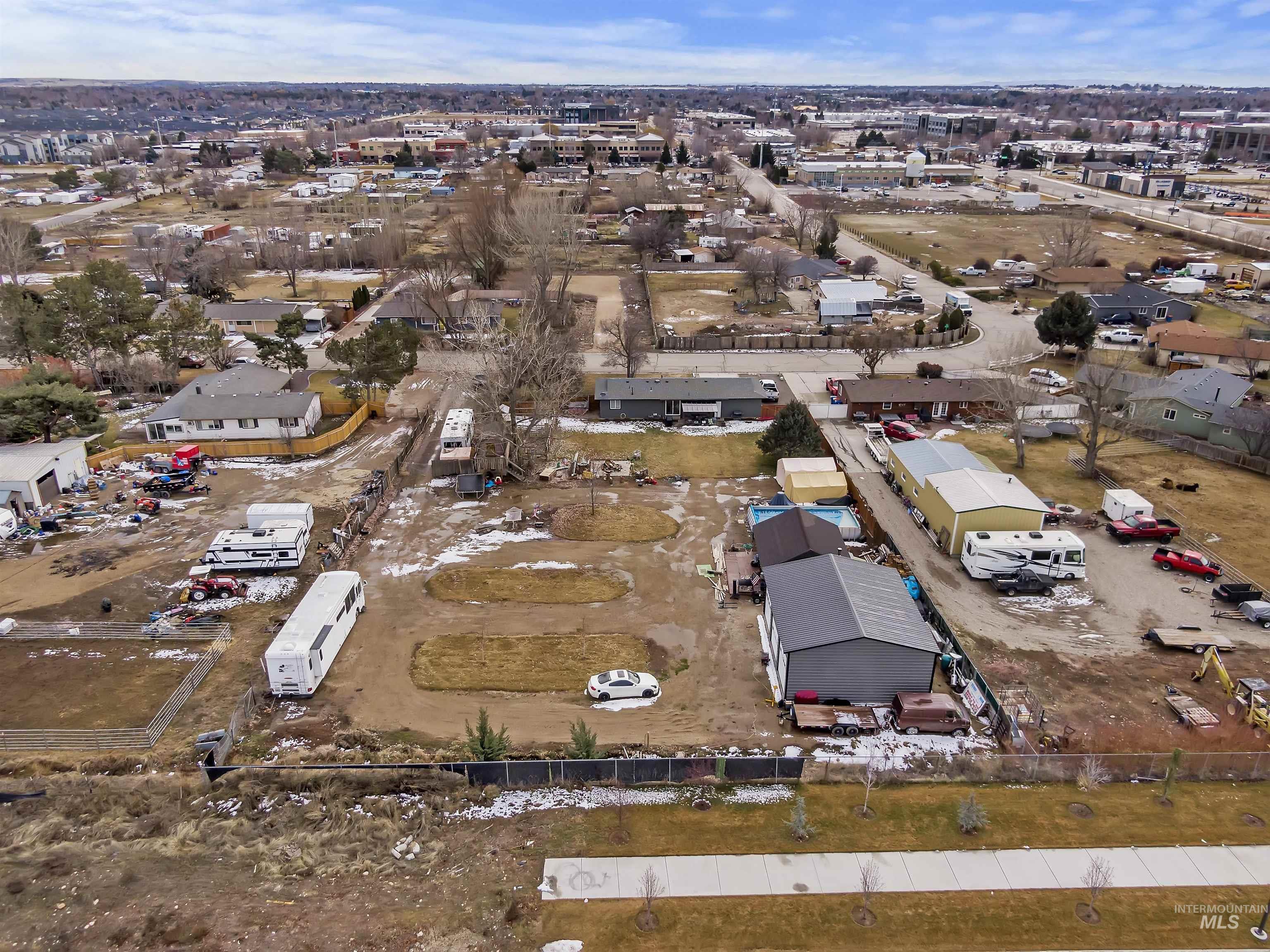 main property photo 11
