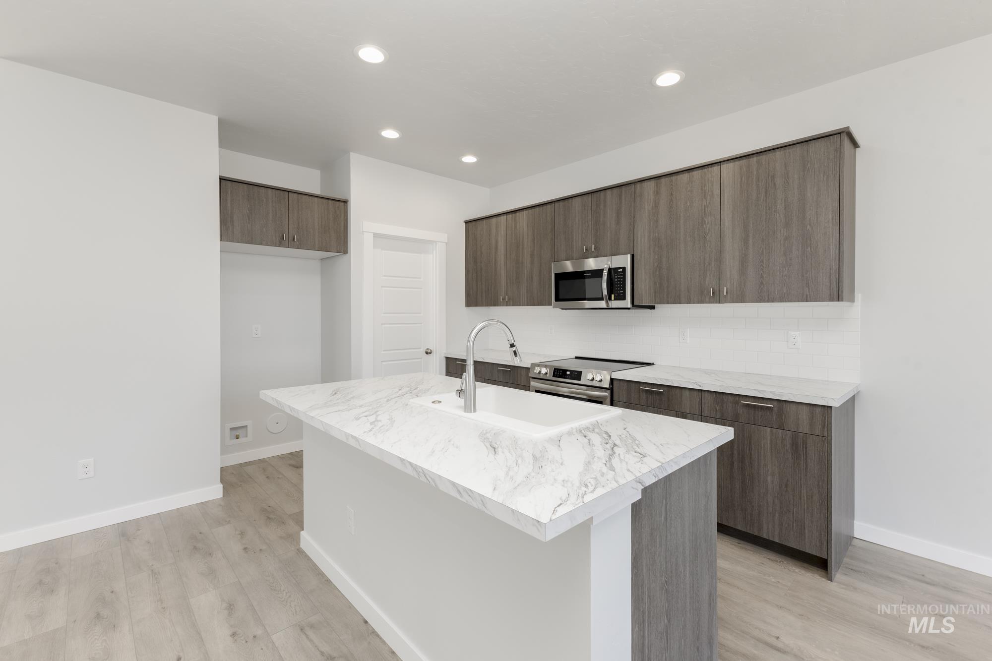 property viewer photo 3