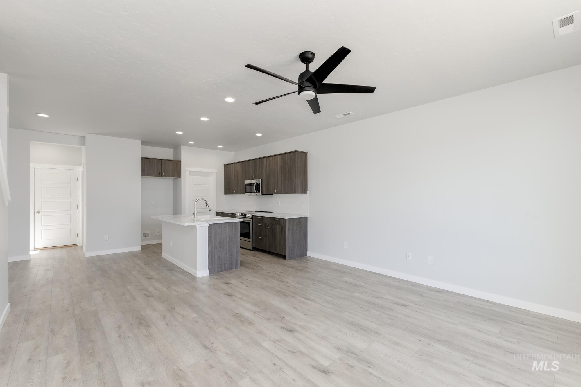 property viewer photo 7