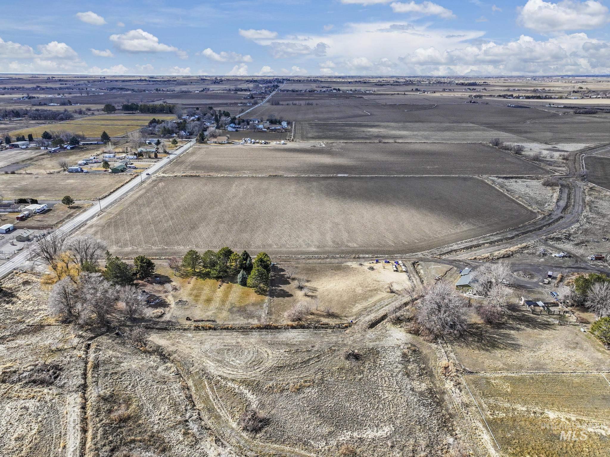 main property photo 20