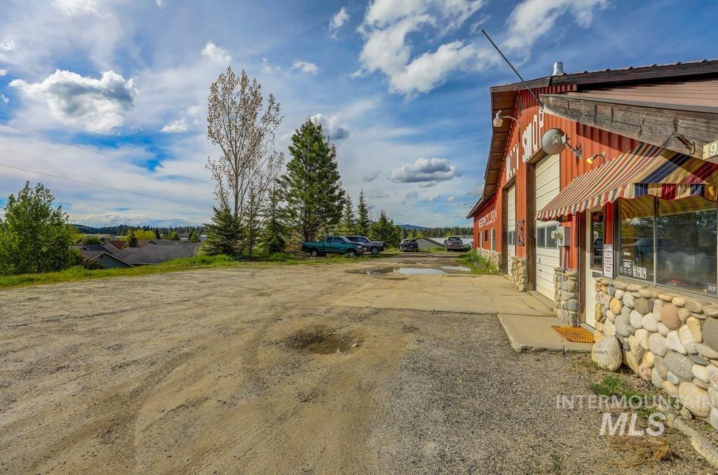 main property photo 17