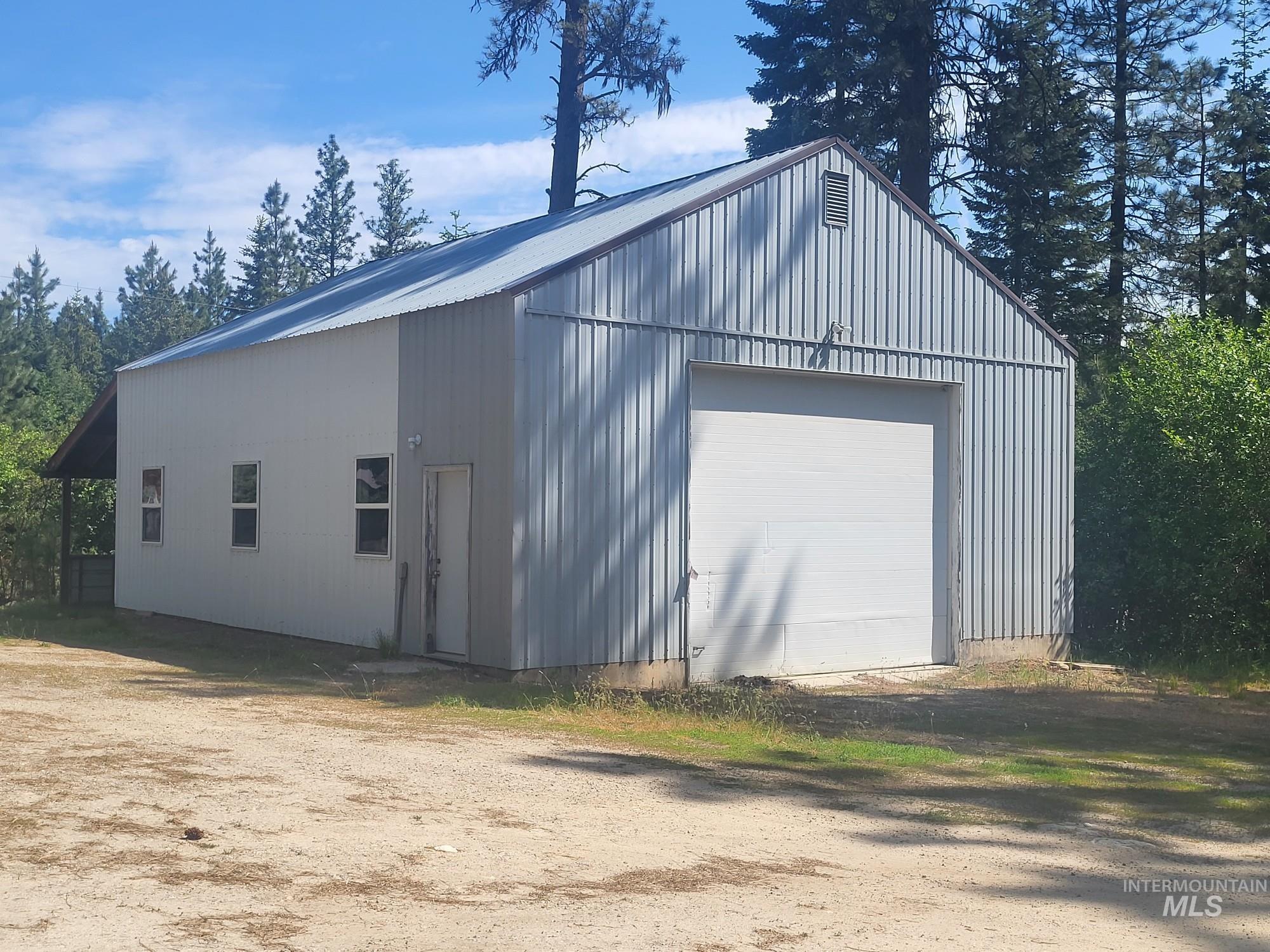 main property photo 30