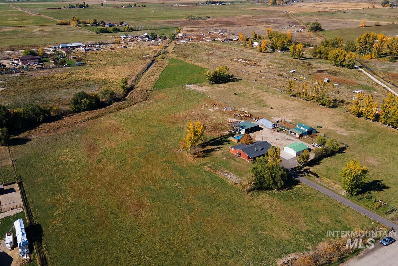 main property photo 32