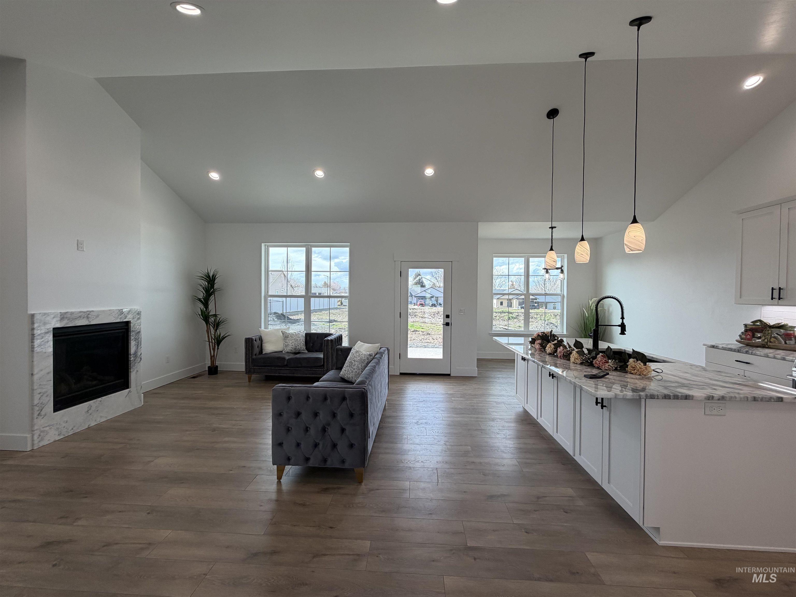 property viewer photo 13
