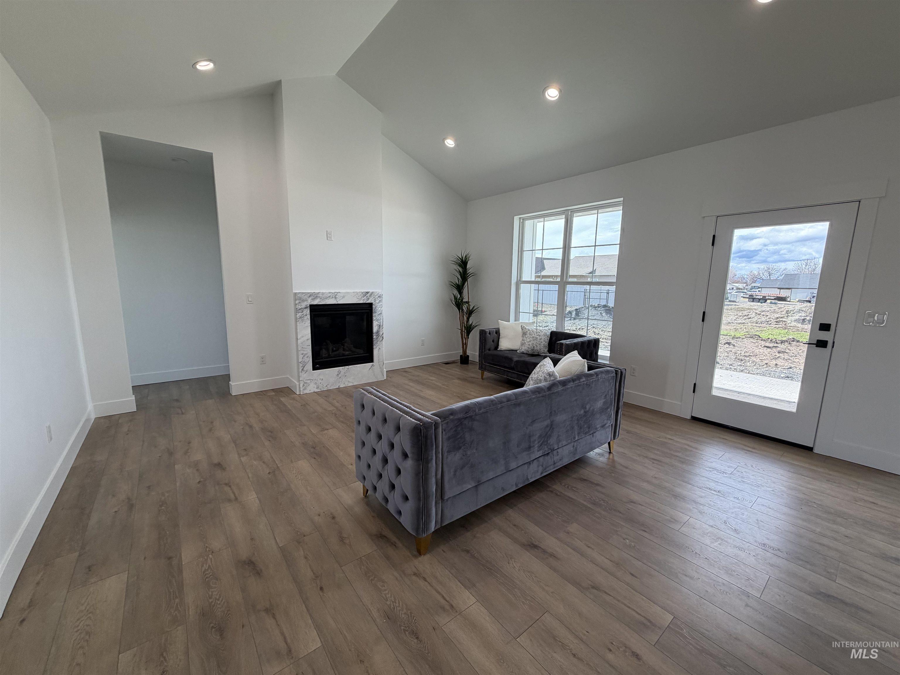 property viewer photo 14