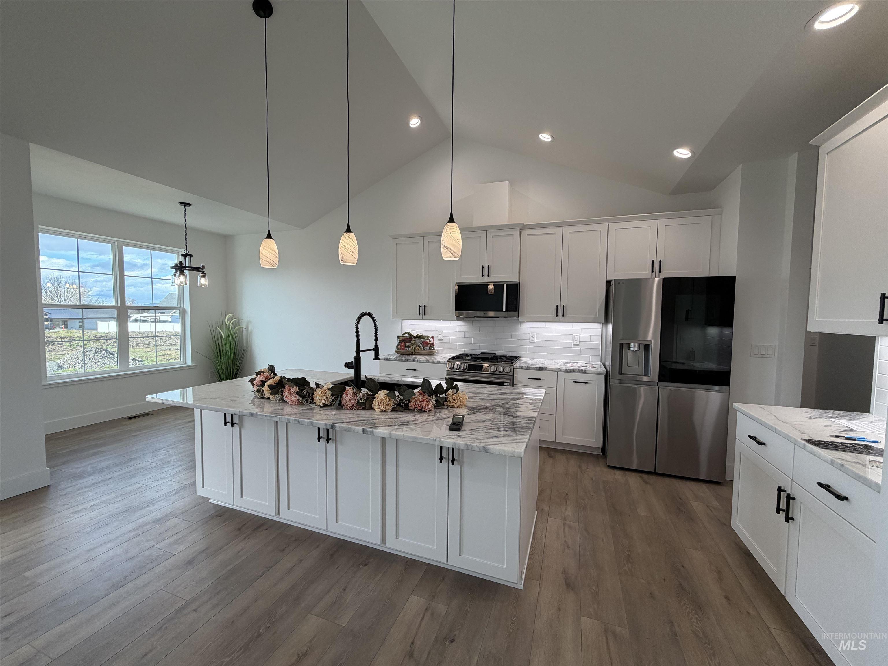property viewer photo 17