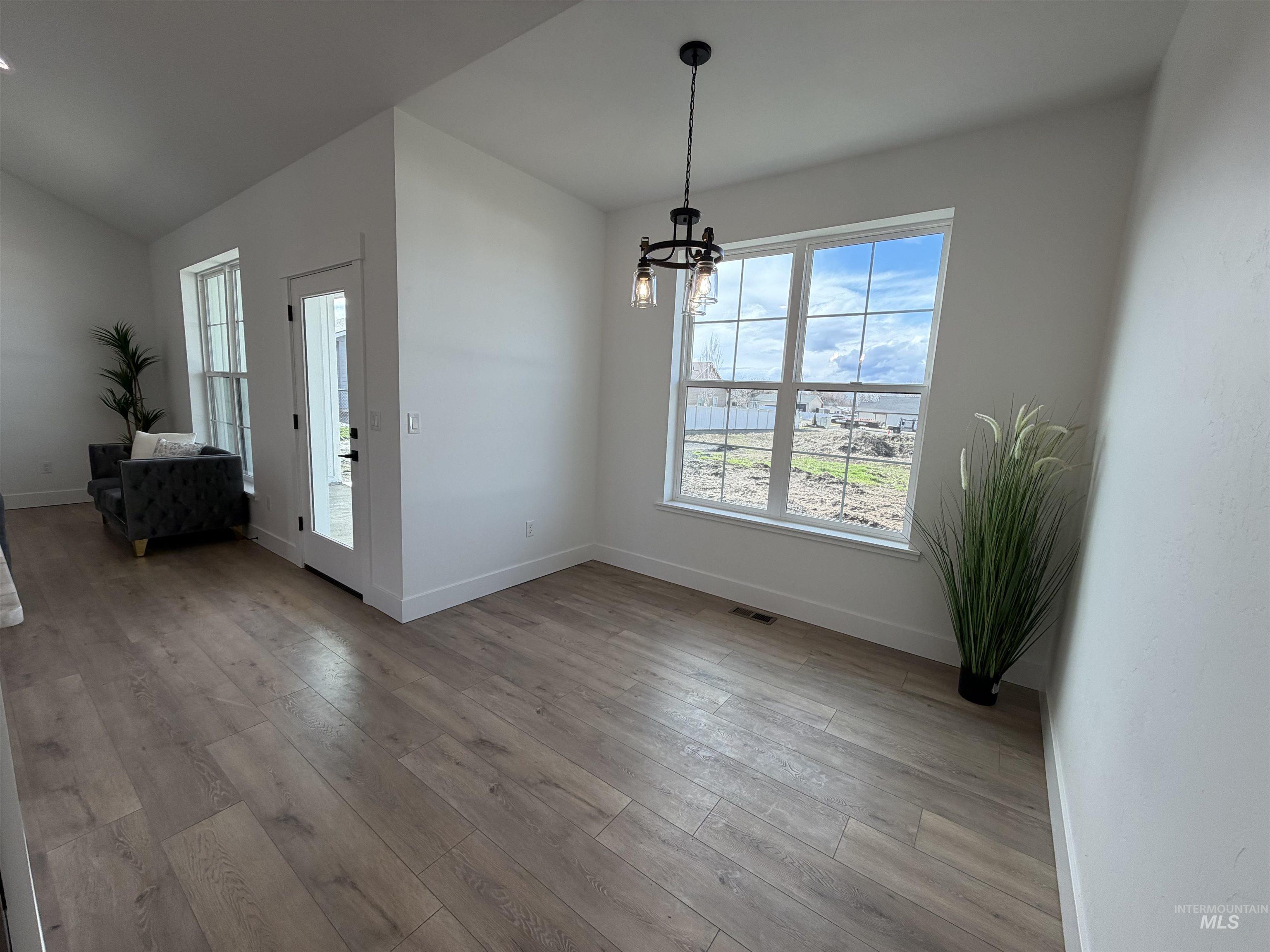 property viewer photo 20