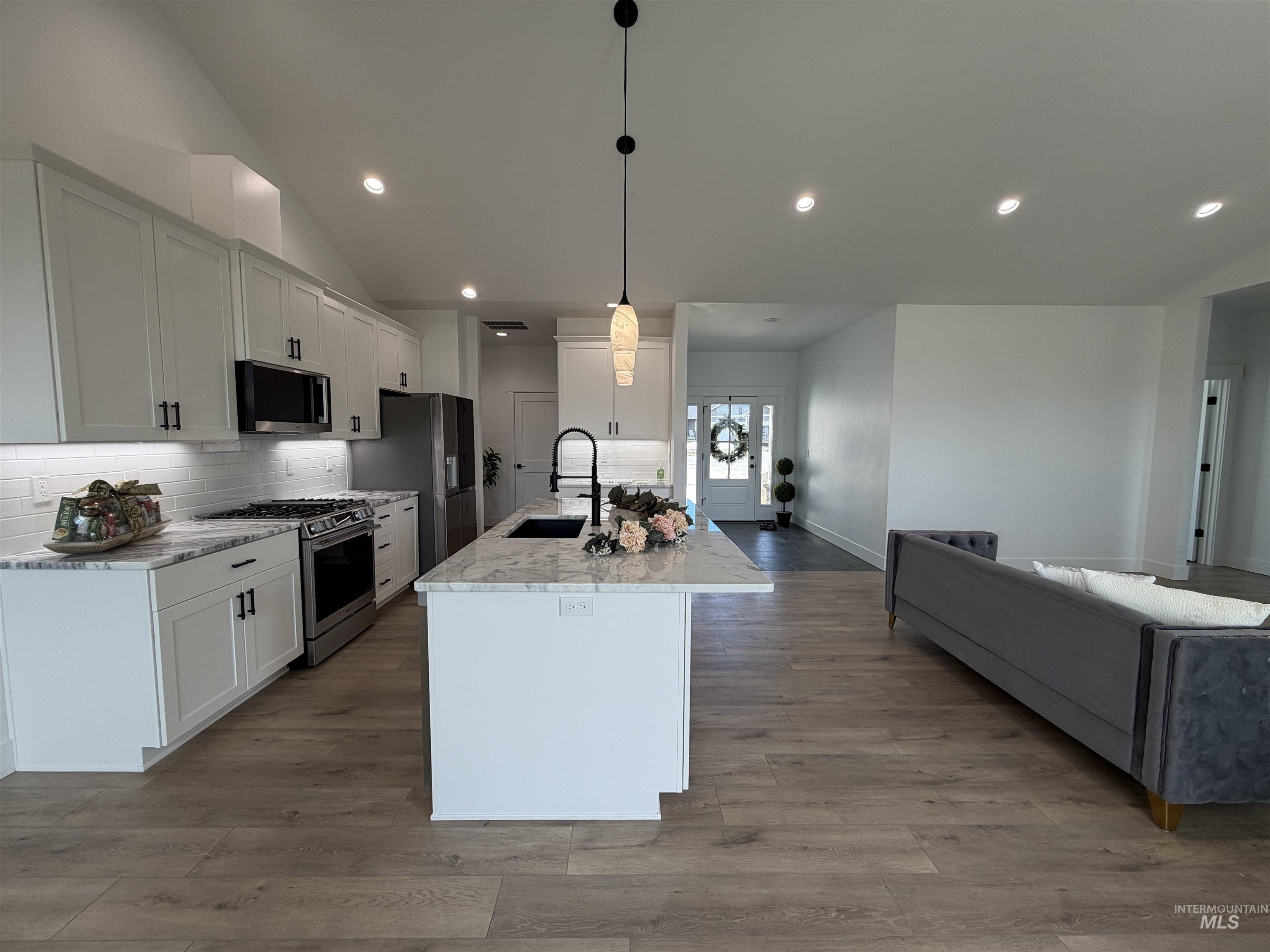 property viewer photo 22
