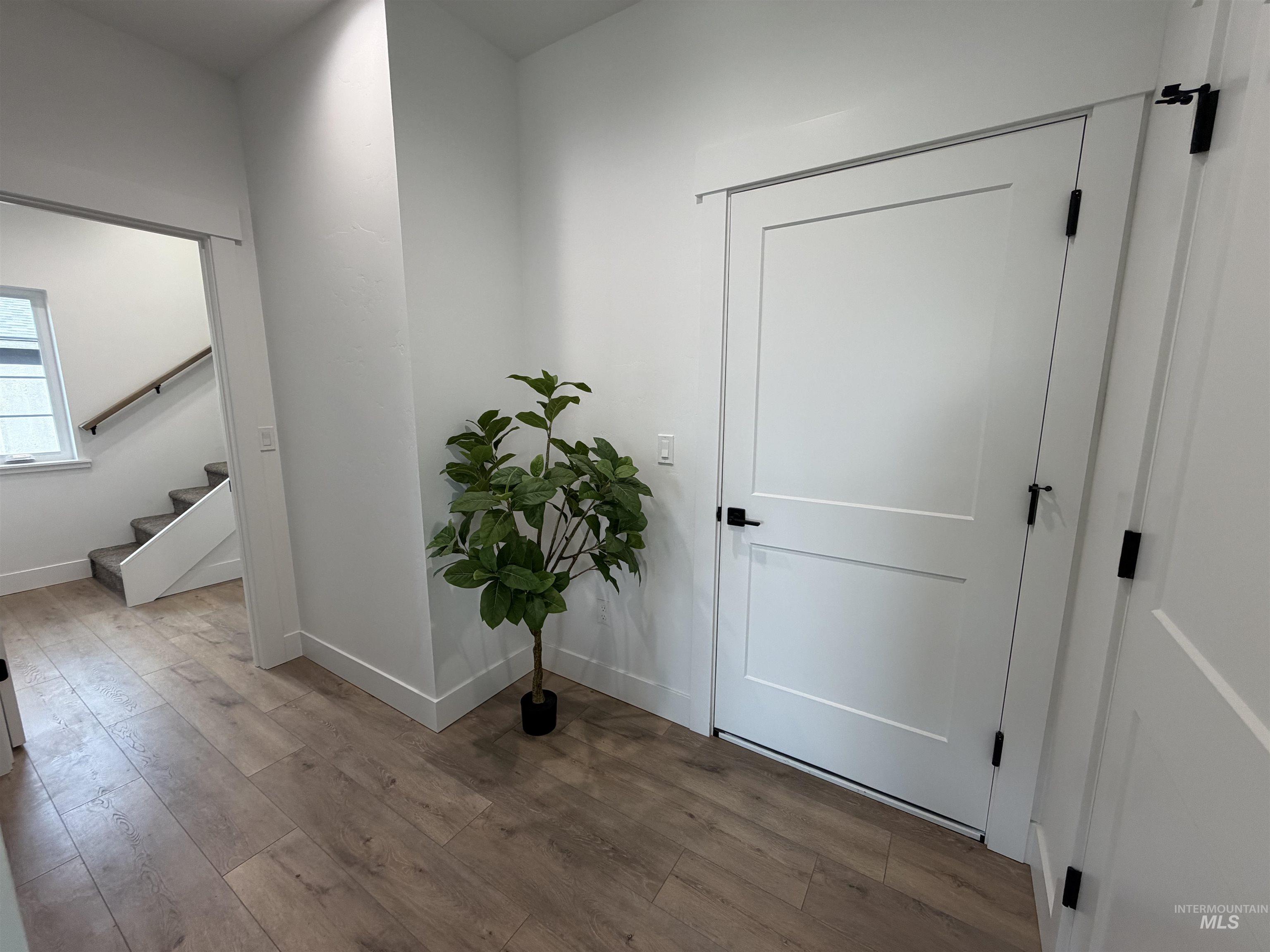 property viewer photo 25