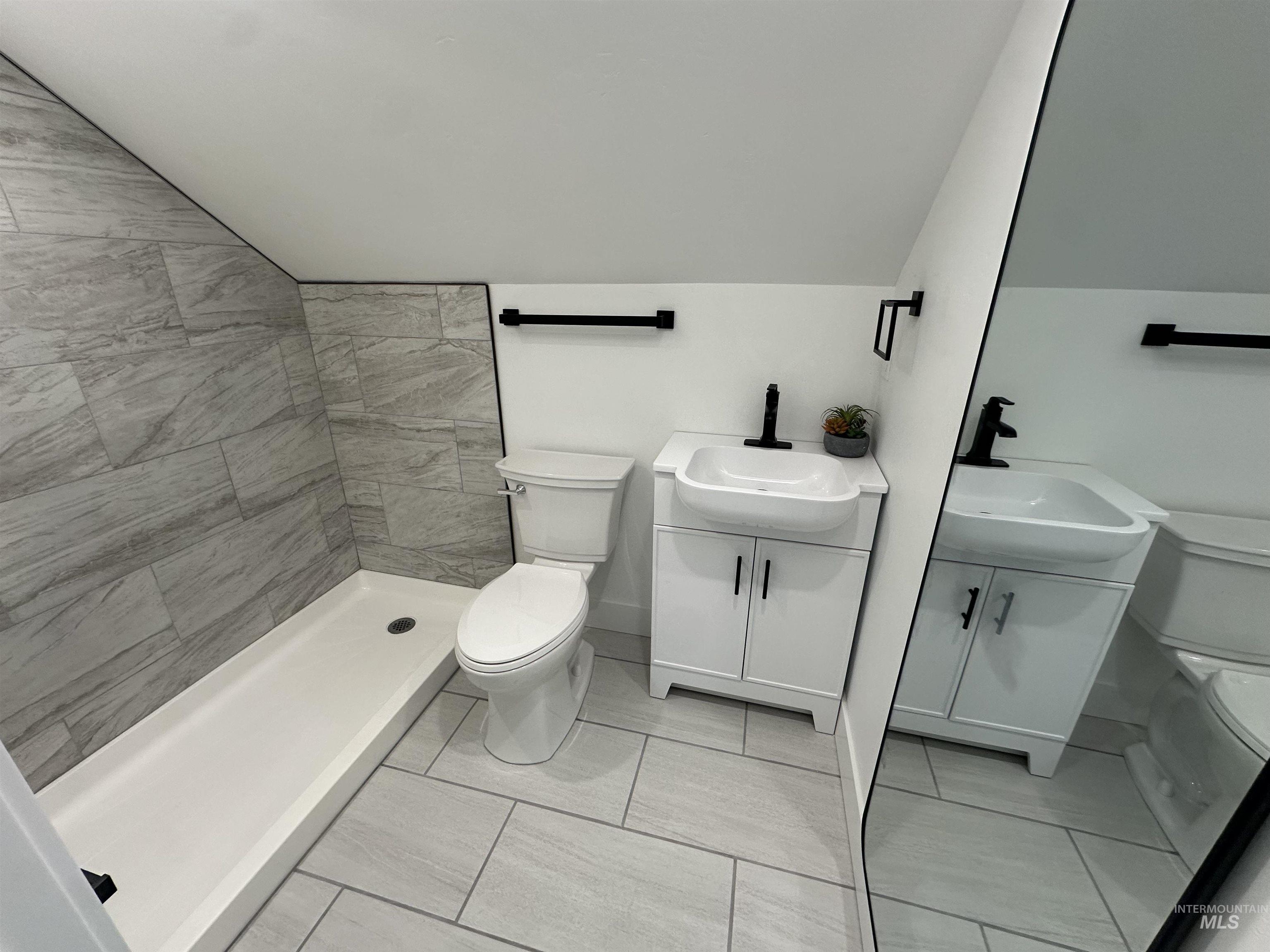 property viewer photo 35
