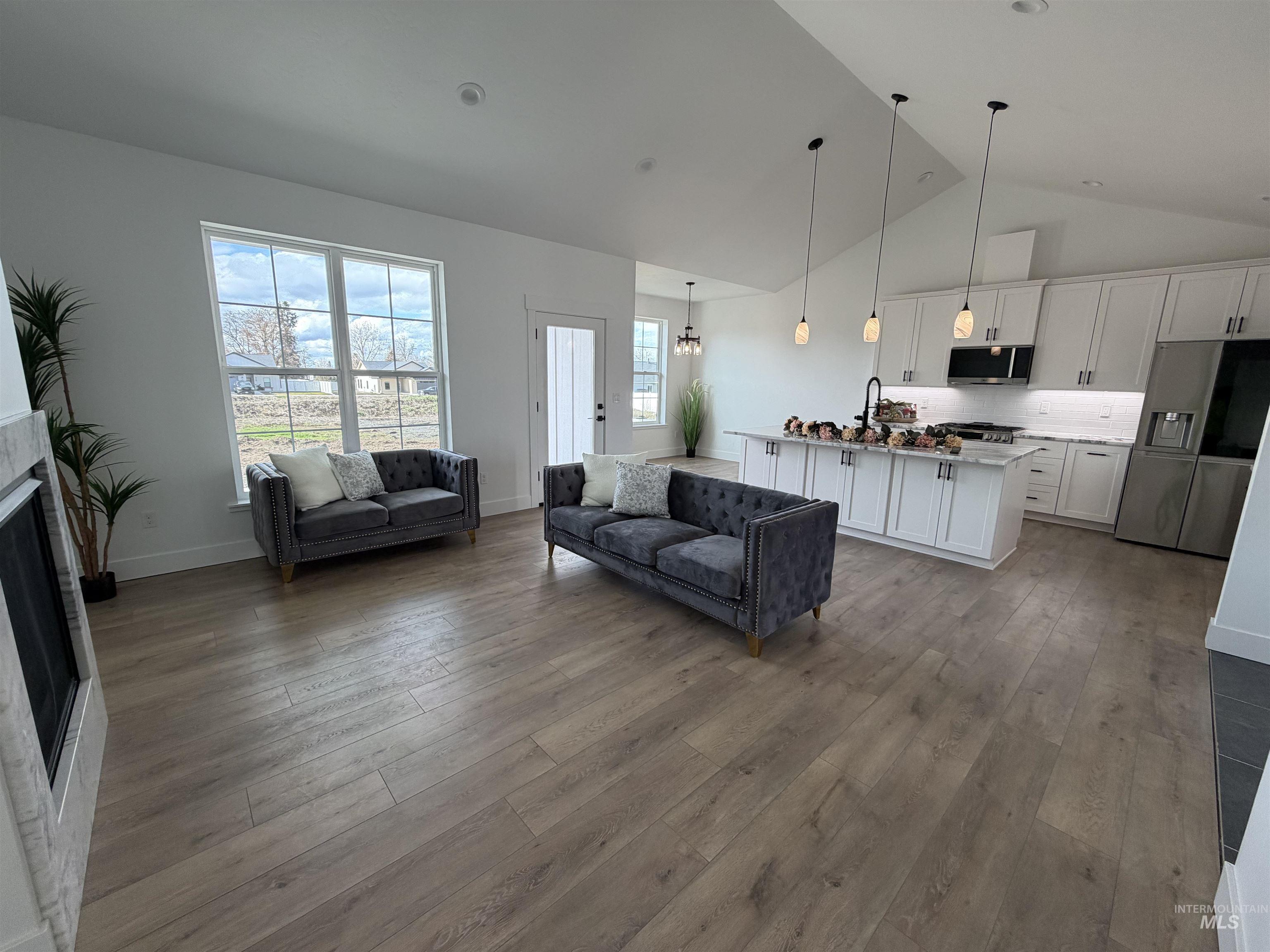 property viewer photo 37