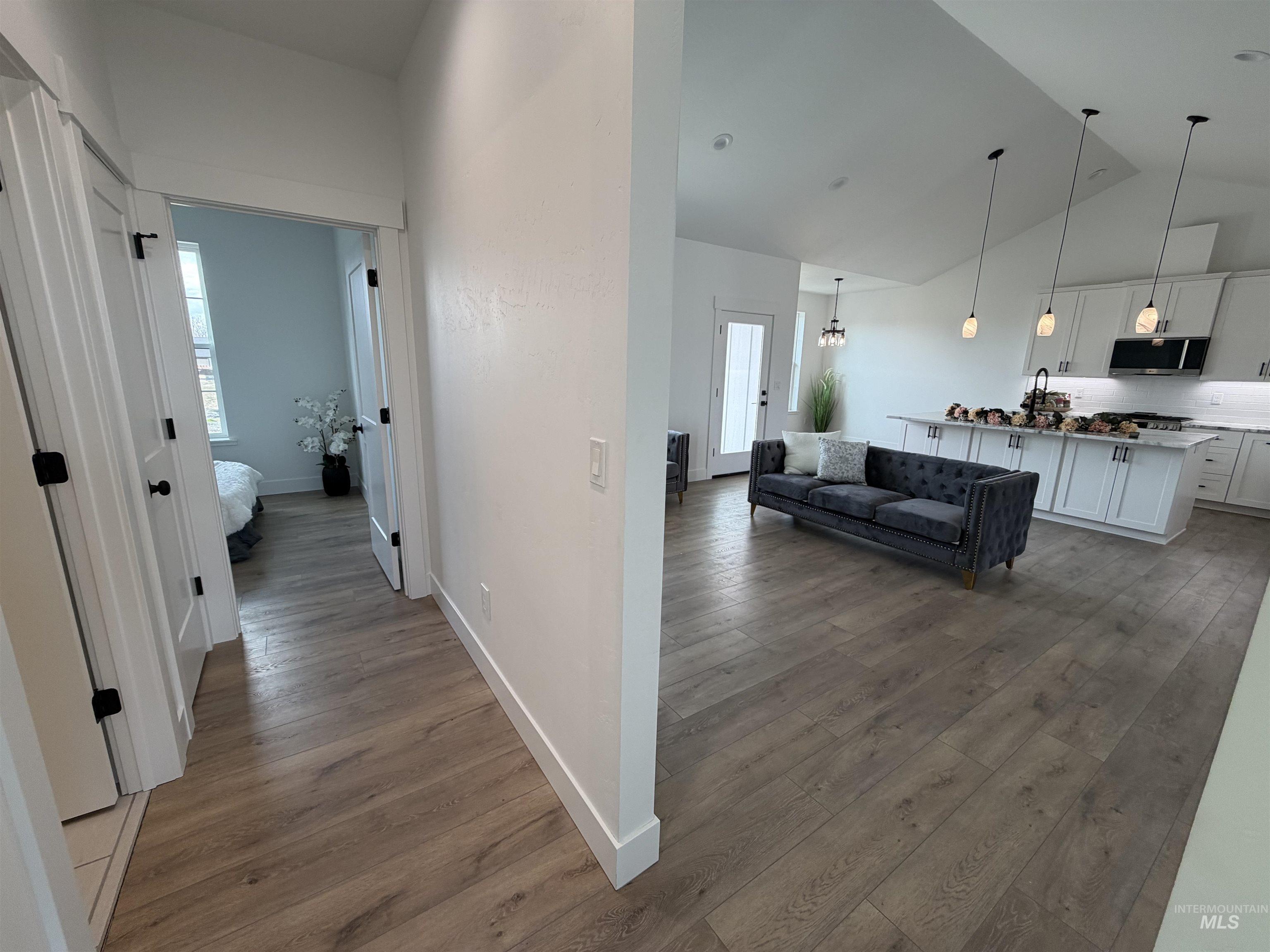 property viewer photo 38