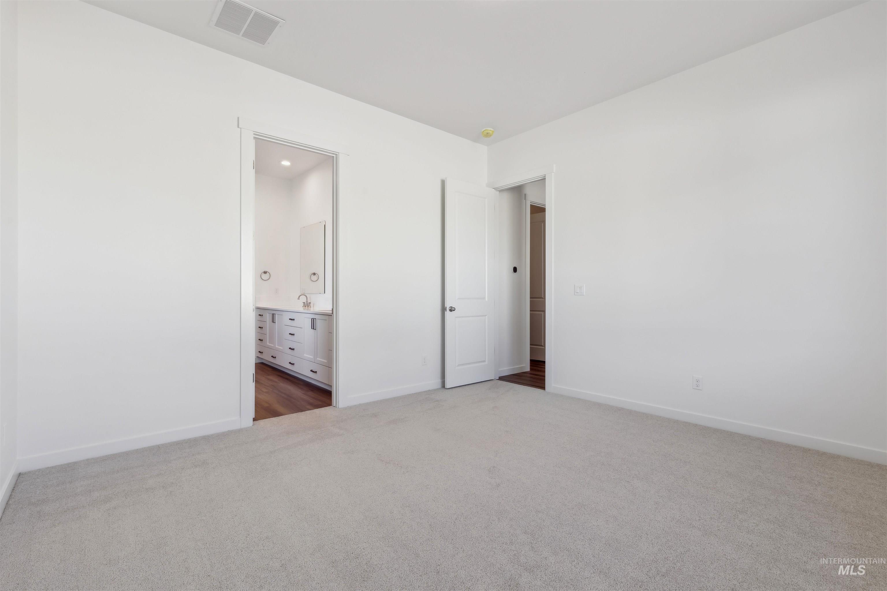 property viewer photo 16