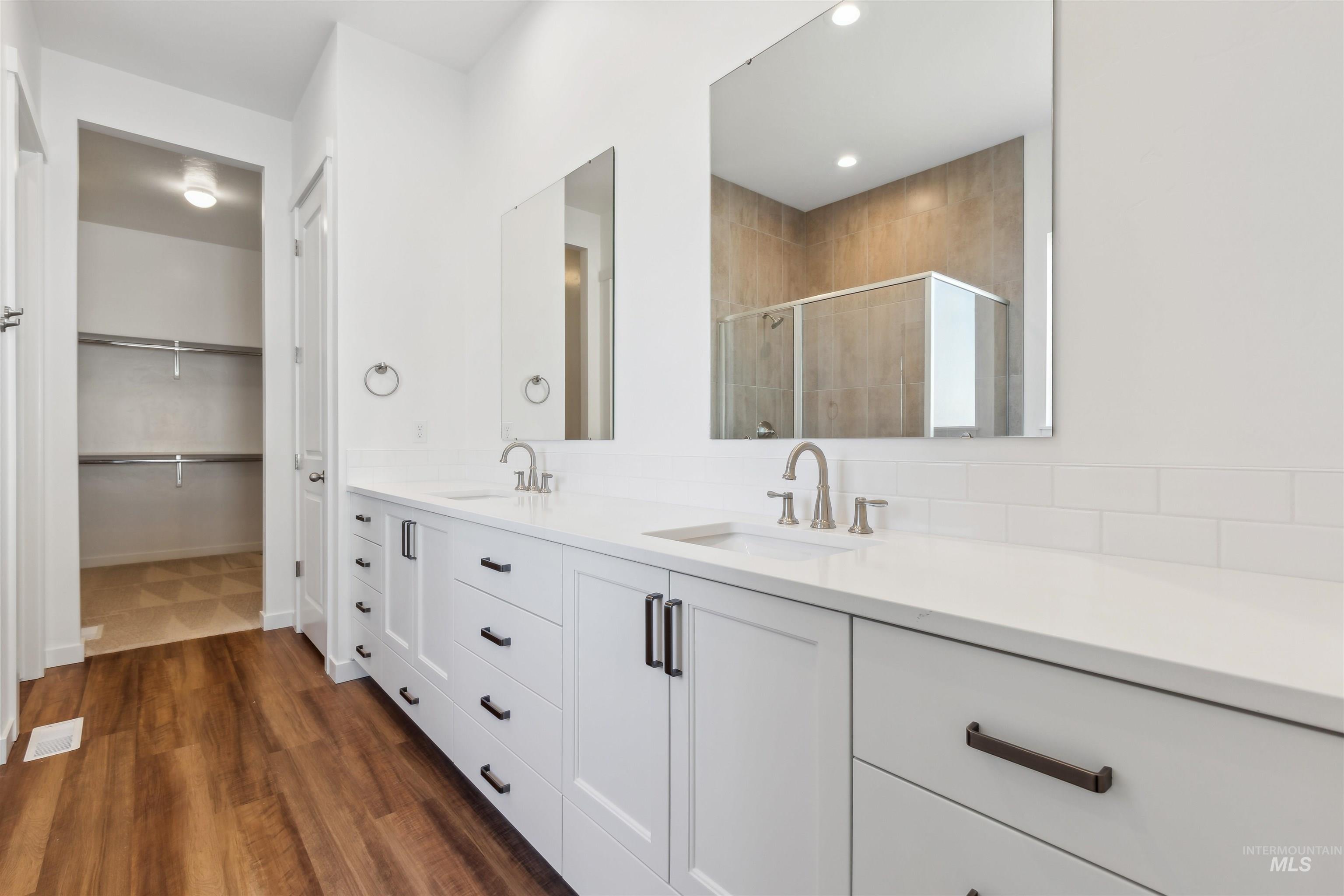 property viewer photo 17