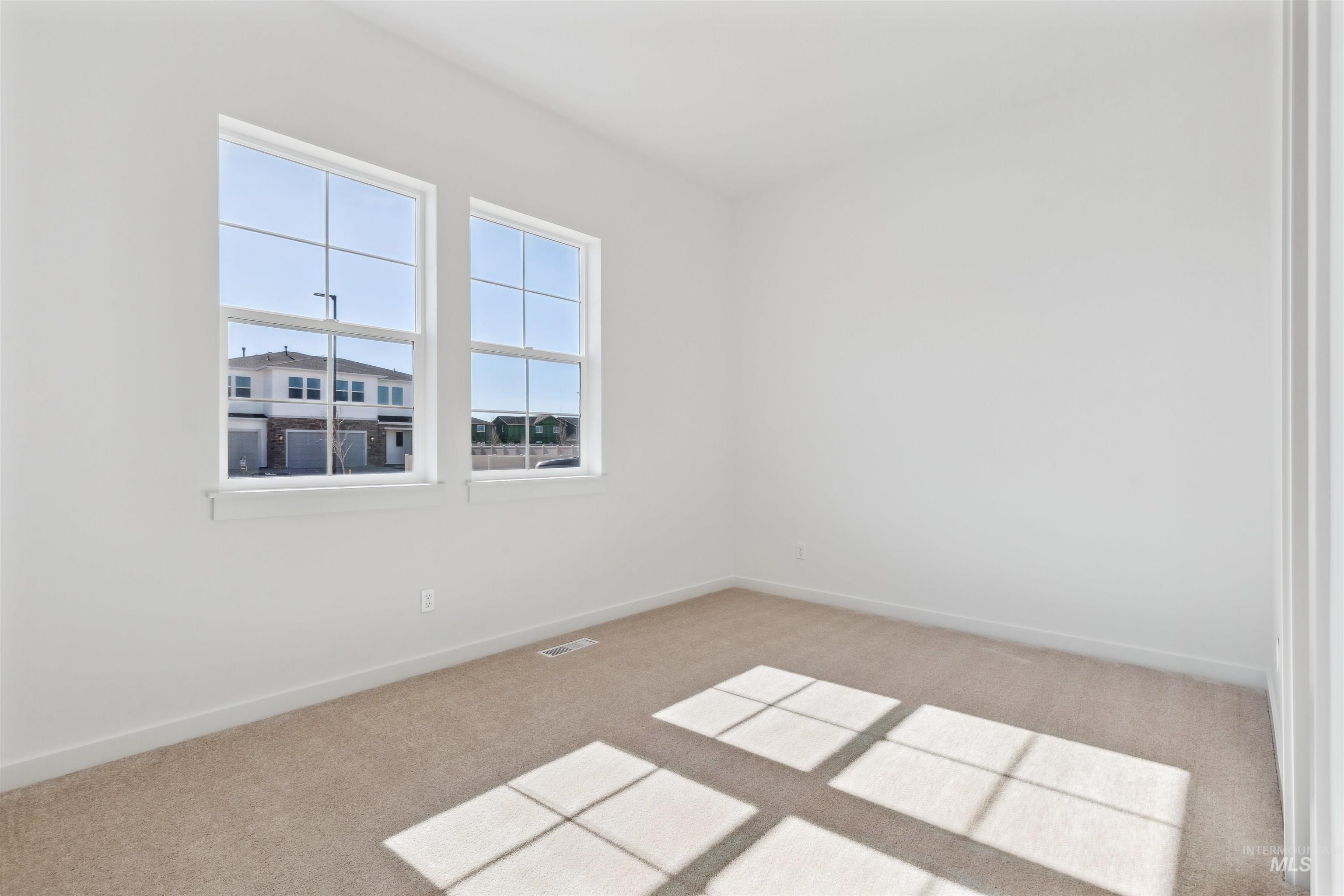 property viewer photo 25