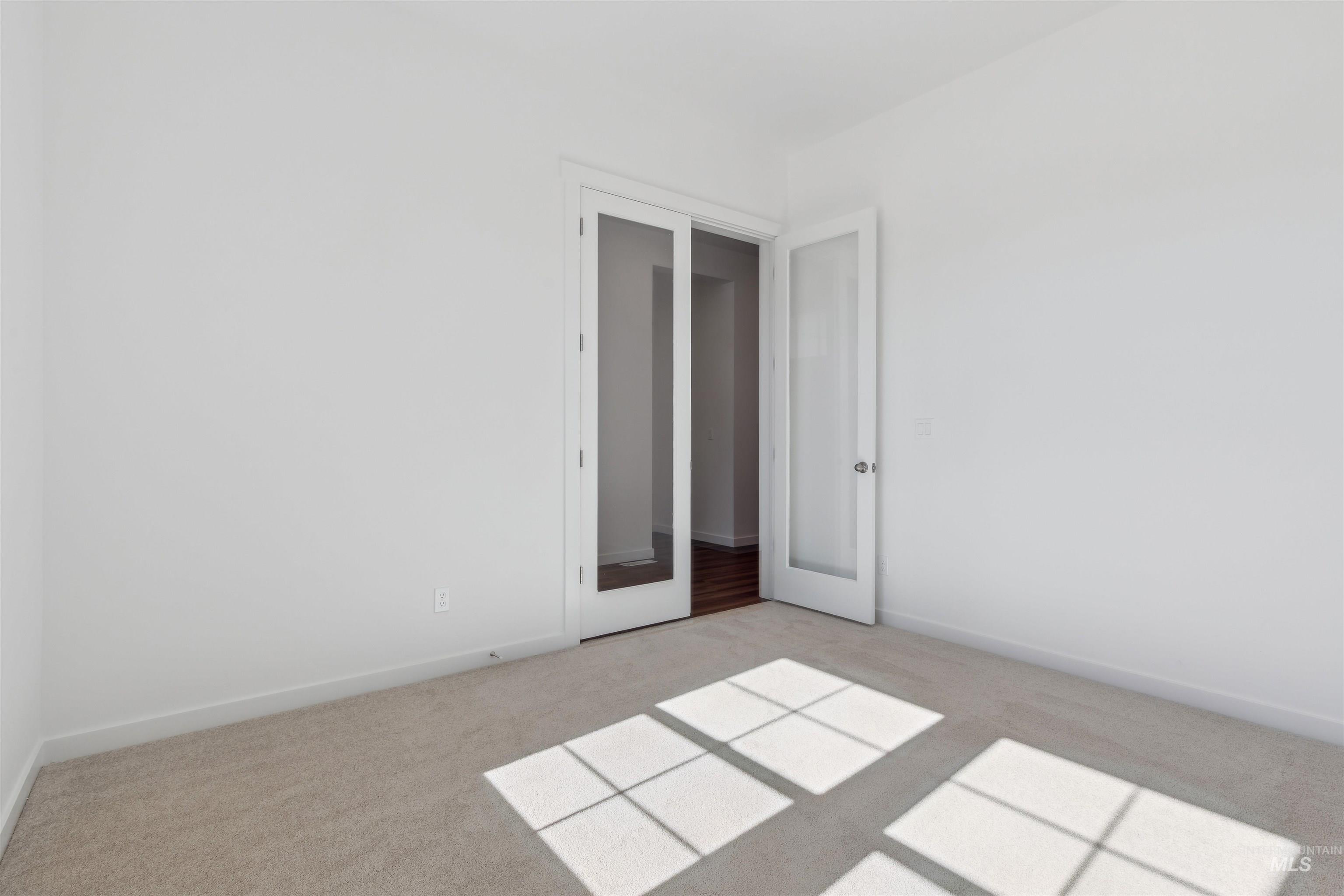 property viewer photo 4