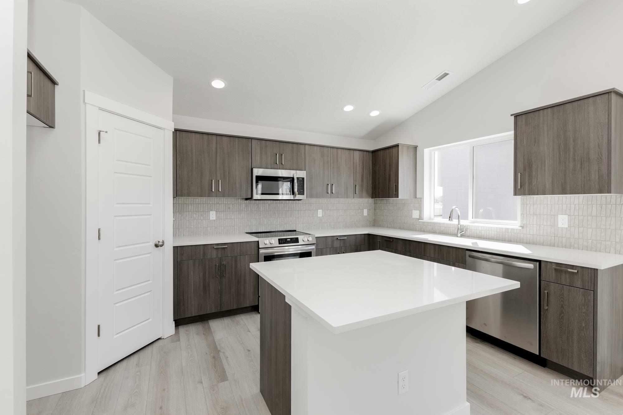 property viewer photo 2