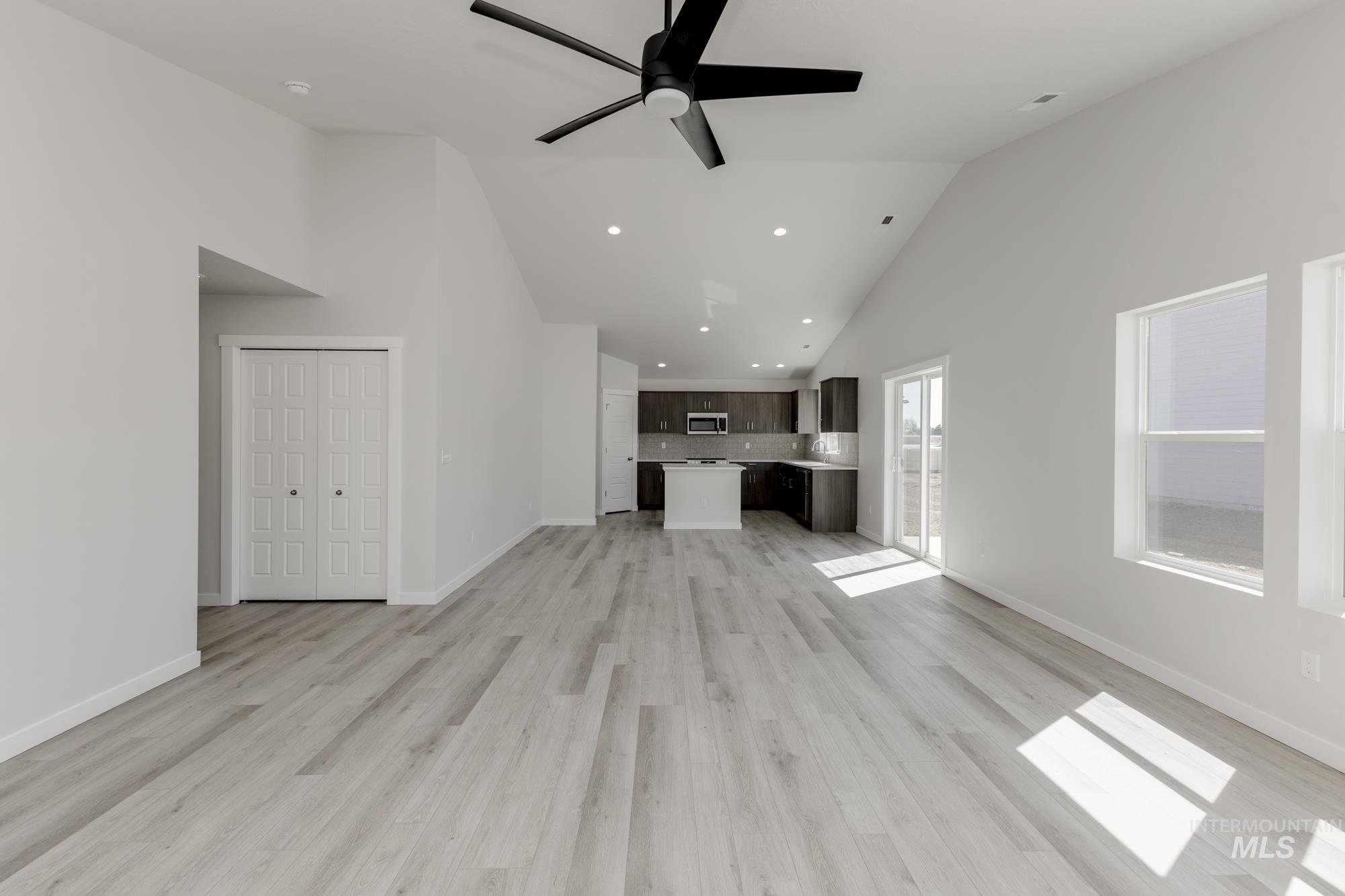 property viewer photo 6
