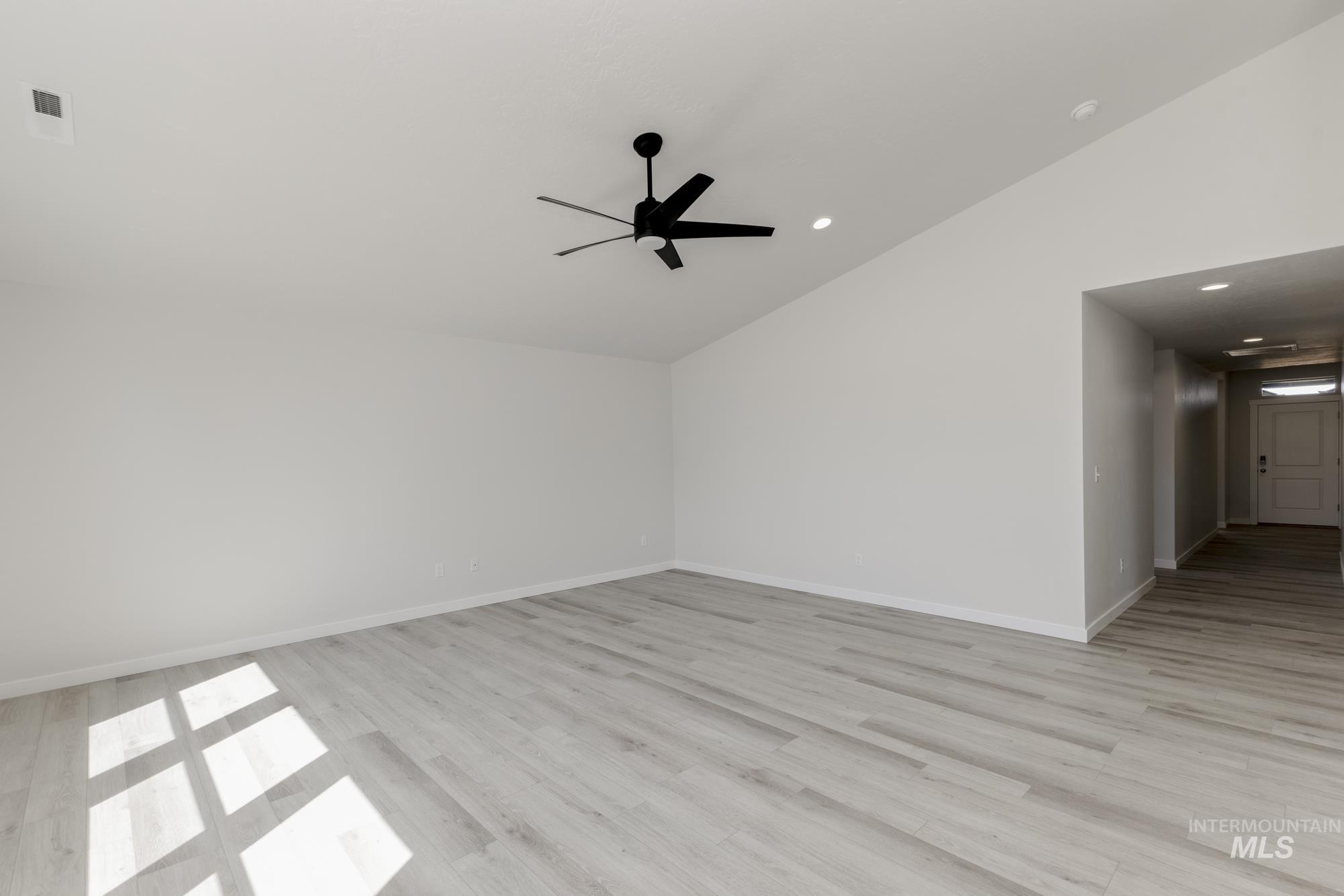 property viewer photo 7