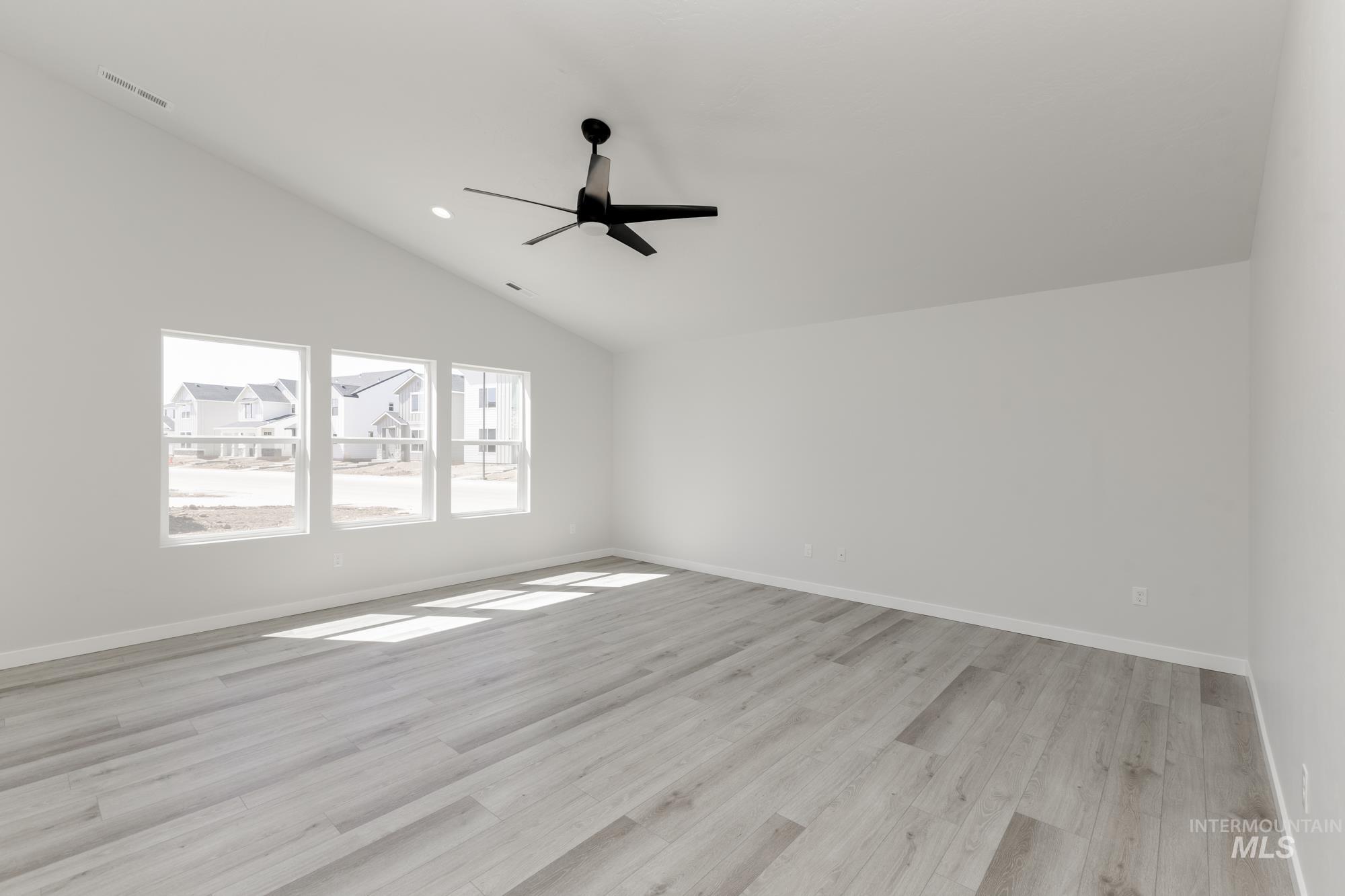 property viewer photo 8
