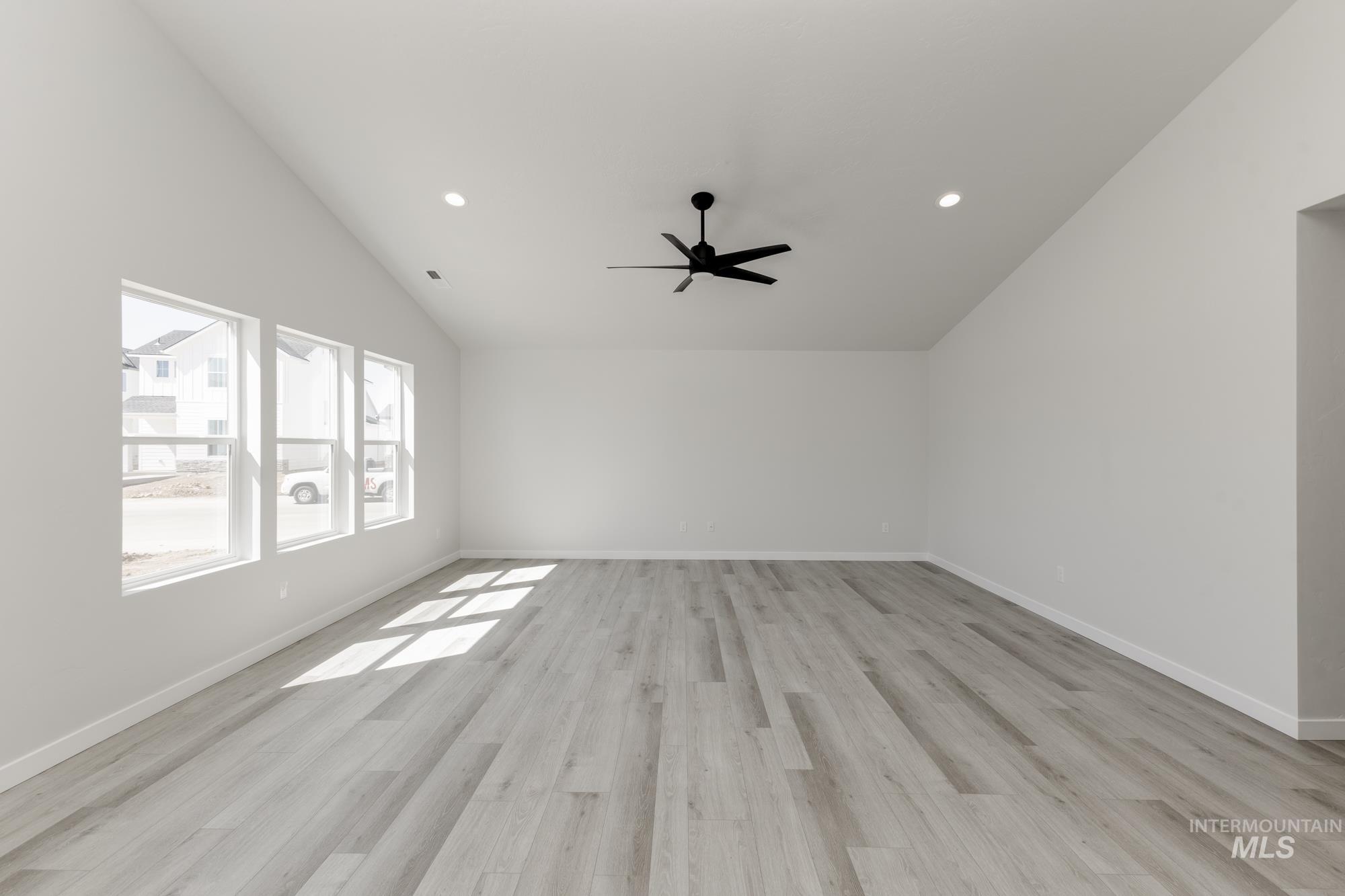 property viewer photo 9